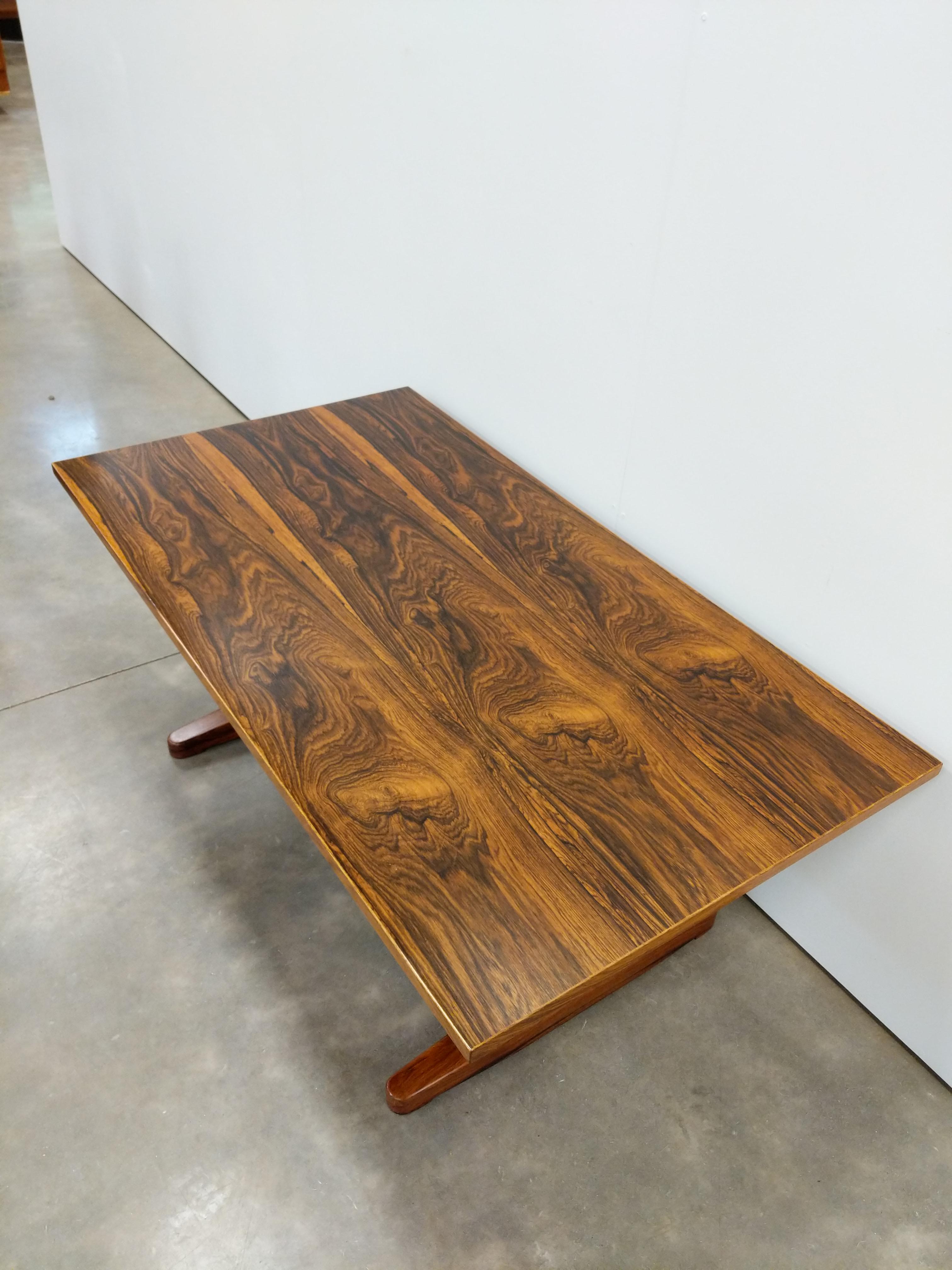 Danois Table basse danoise moderne du milieu du siècle dernier en bois de rose par Trioh en vente