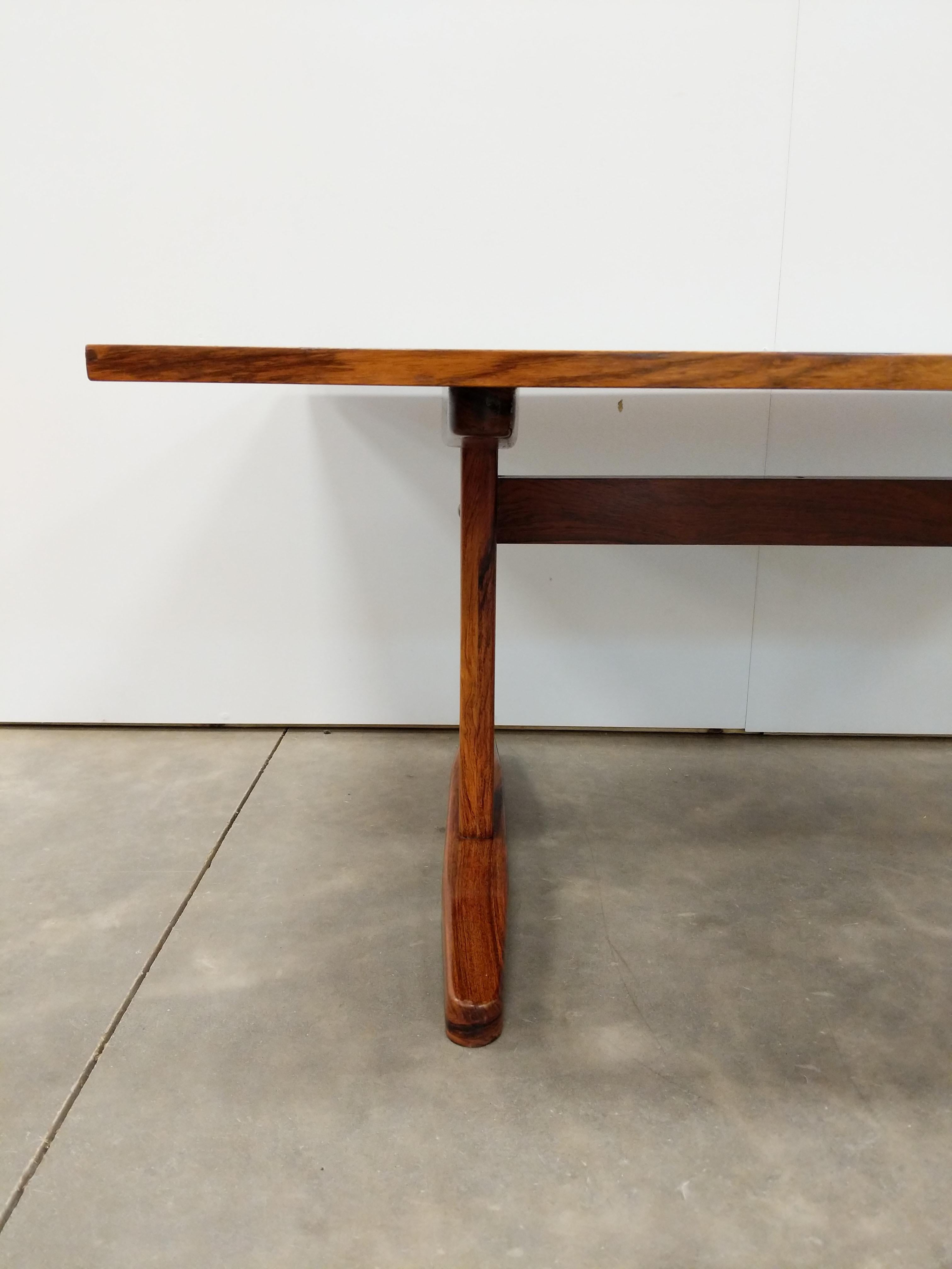20ième siècle Table basse danoise moderne du milieu du siècle dernier en bois de rose par Trioh en vente