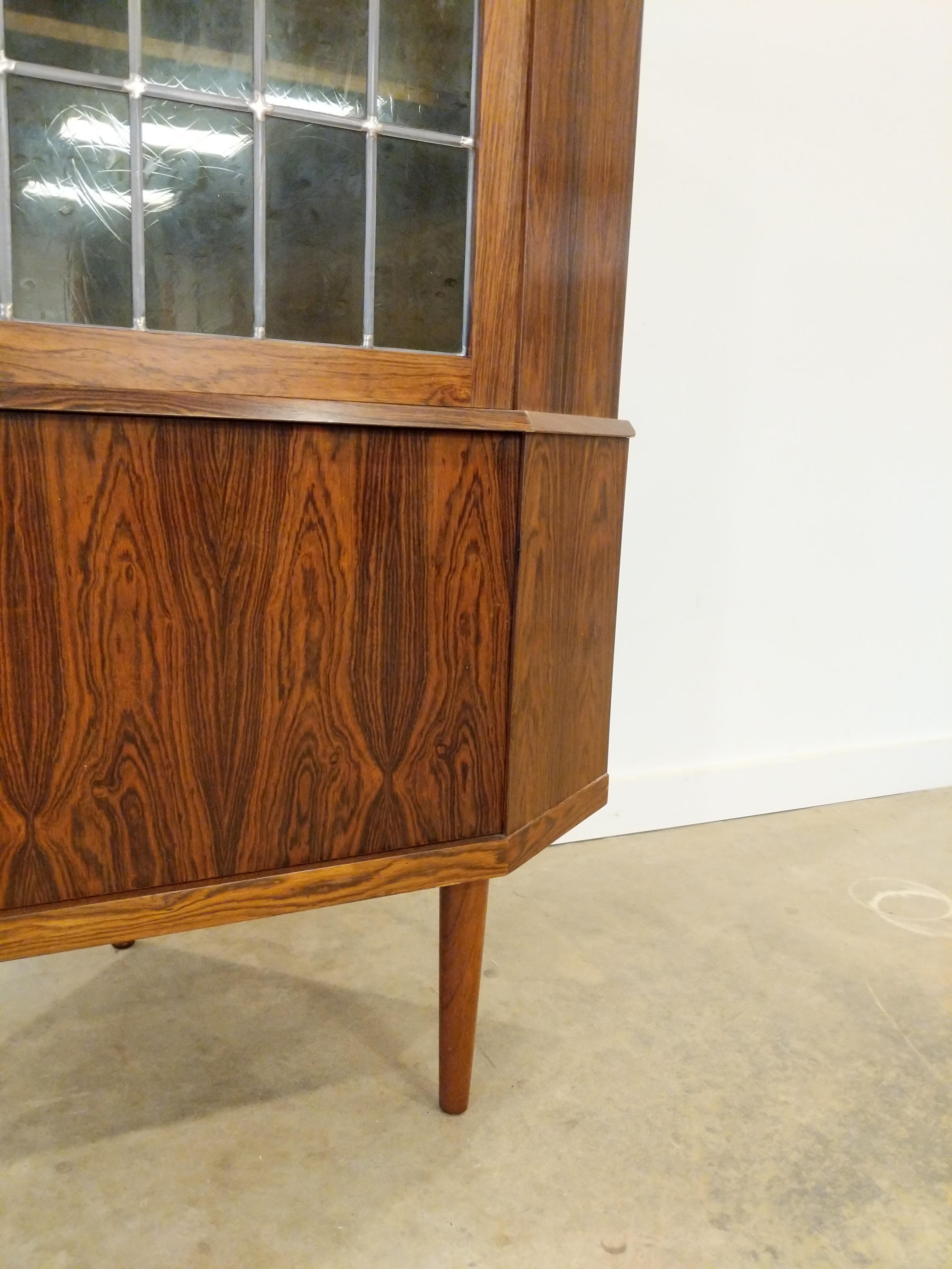 Vintage Danish Mid Century Modern Rosewood Corner Cabinet For Sale 1