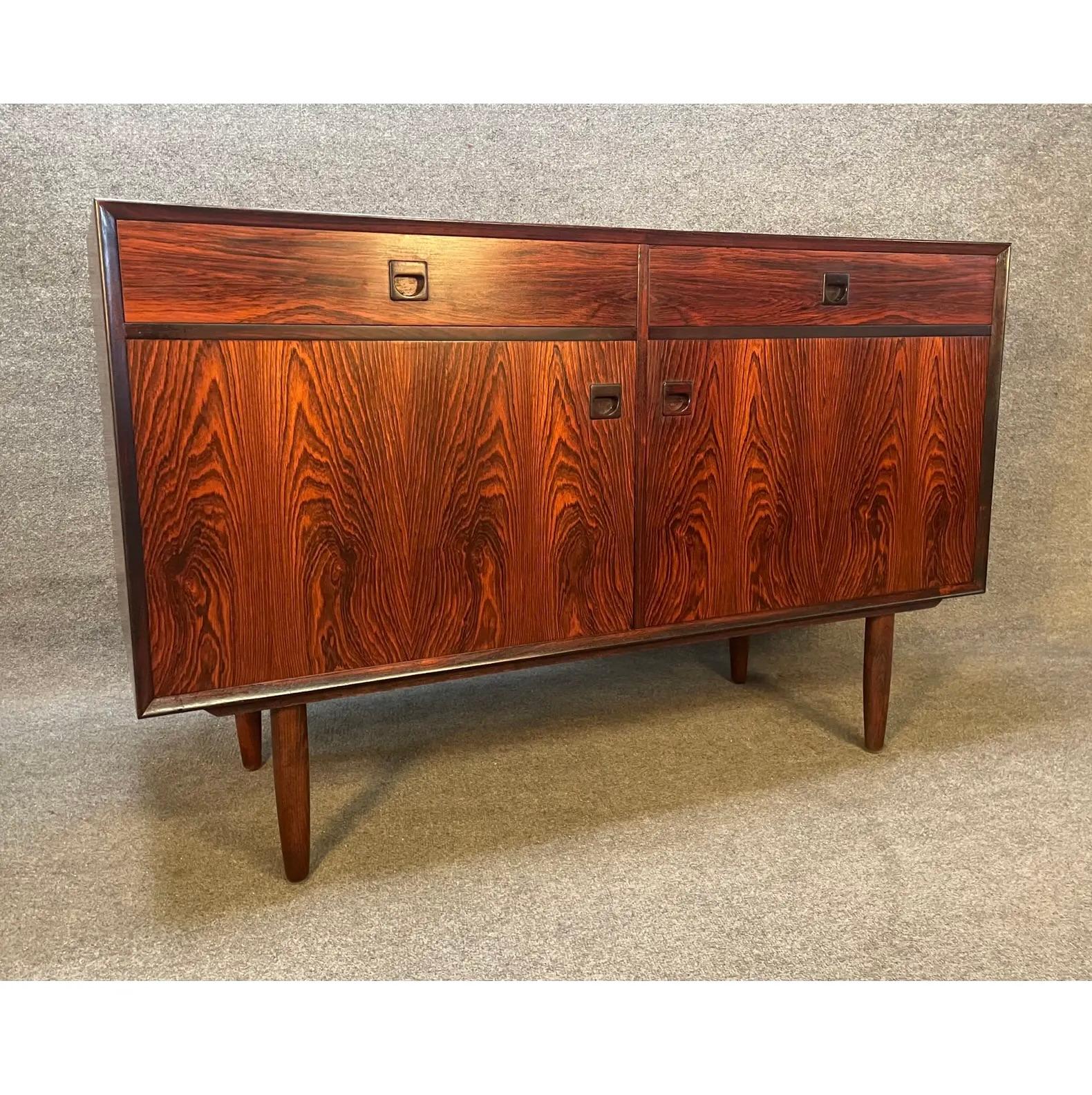 Vintage Danish Mid Century Modern Rosewood Credenza by Brouer Mobelfabrik In Good Condition In San Marcos, CA