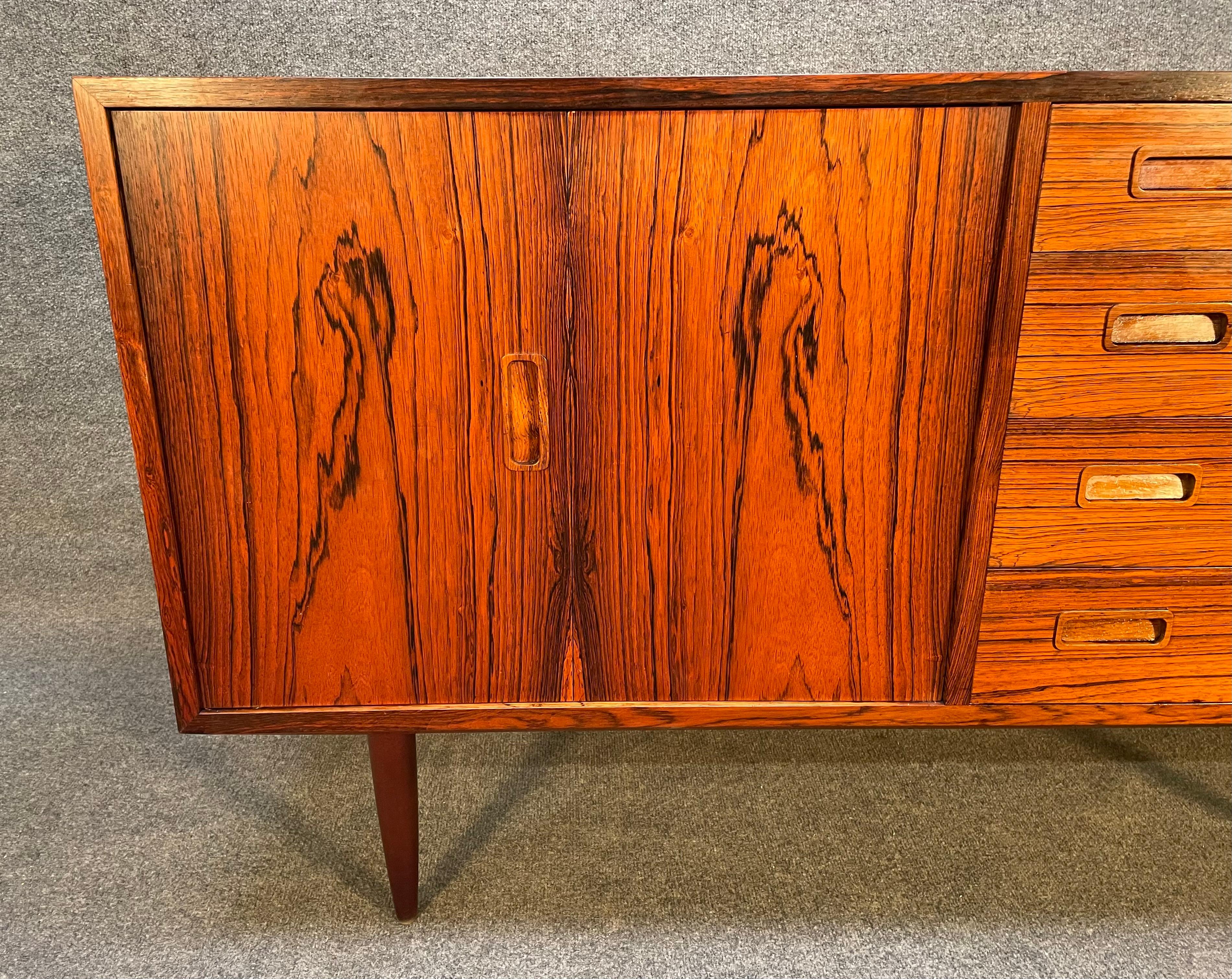 Vintage Danish Mid-Century Modern Rosewood Credenza by Poul Hundevad In Good Condition In San Marcos, CA