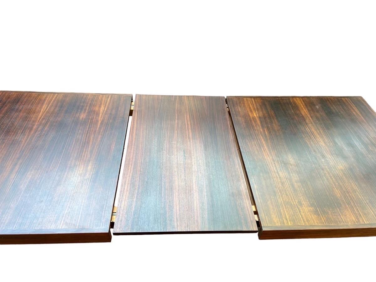 Table de salle à manger danoise moderne du milieu du siècle dernier en bois de rose avec rallonge en vente 2
