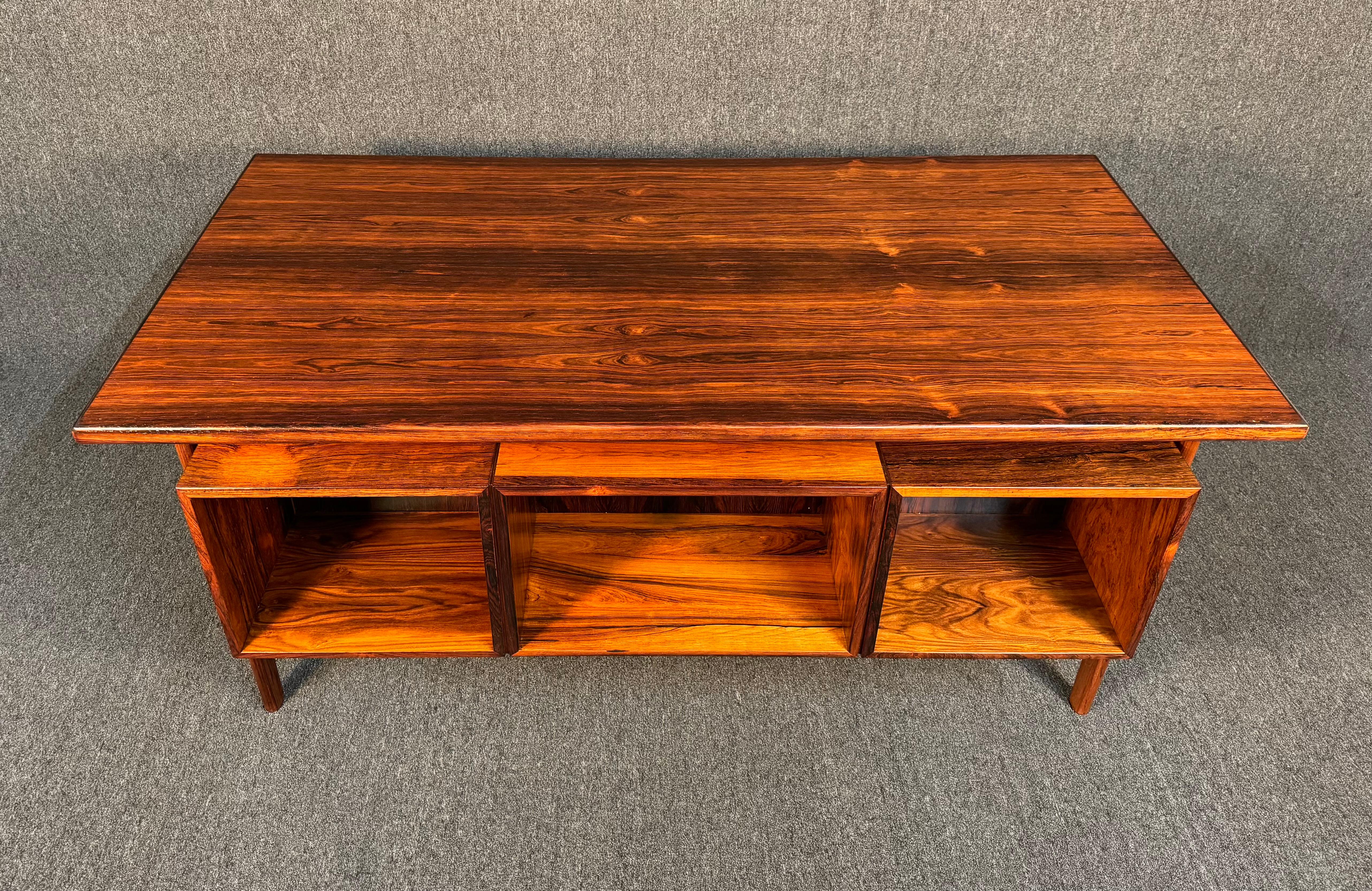 Vintage Danish Mid Century Modern Rosewood Floating Desk Fm50 by Kai Kristiansen In Good Condition For Sale In San Marcos, CA