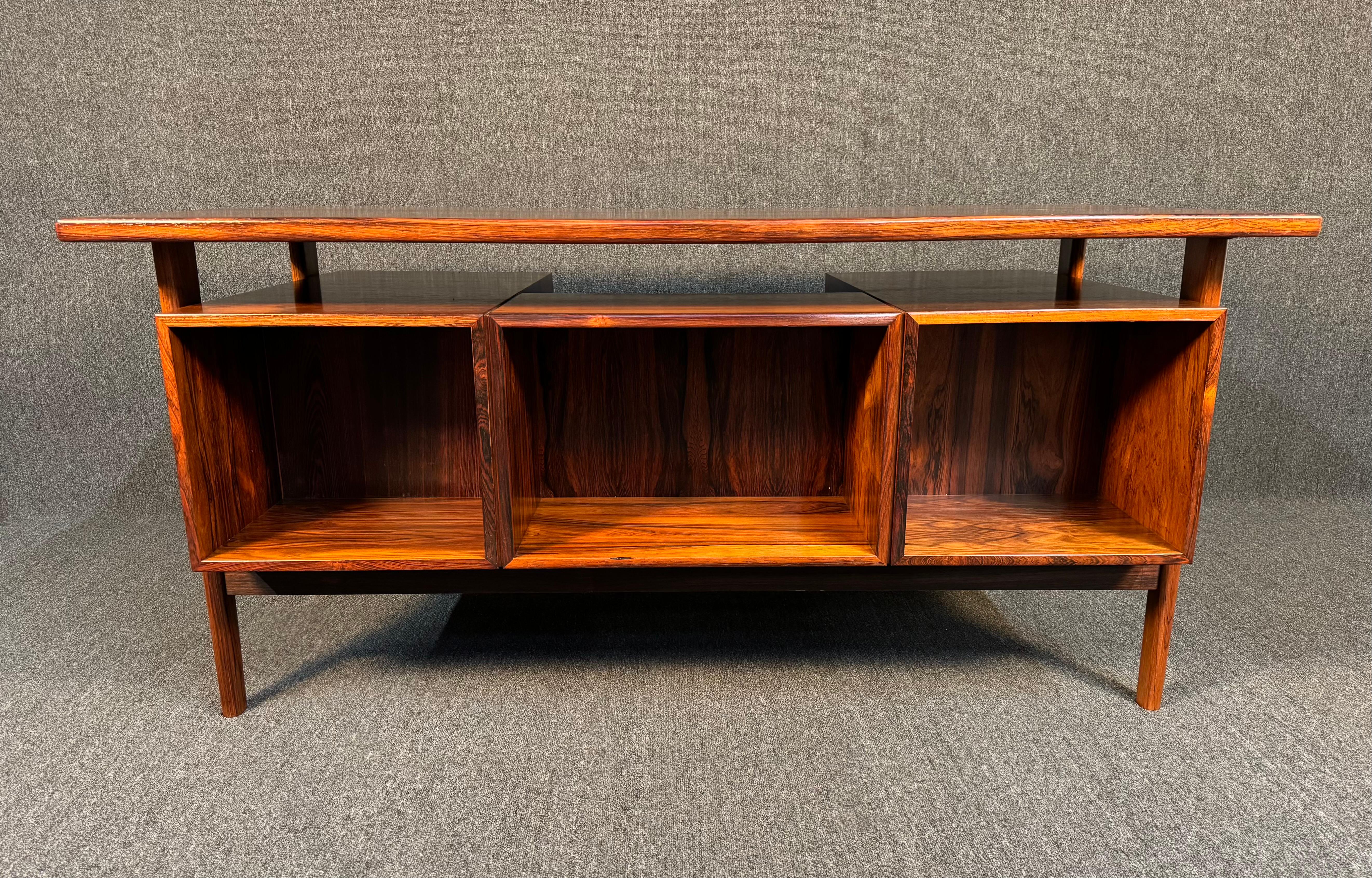 Vintage Danish Mid Century Modern Rosewood Floating Desk Fm50 by Kai Kristiansen For Sale 3