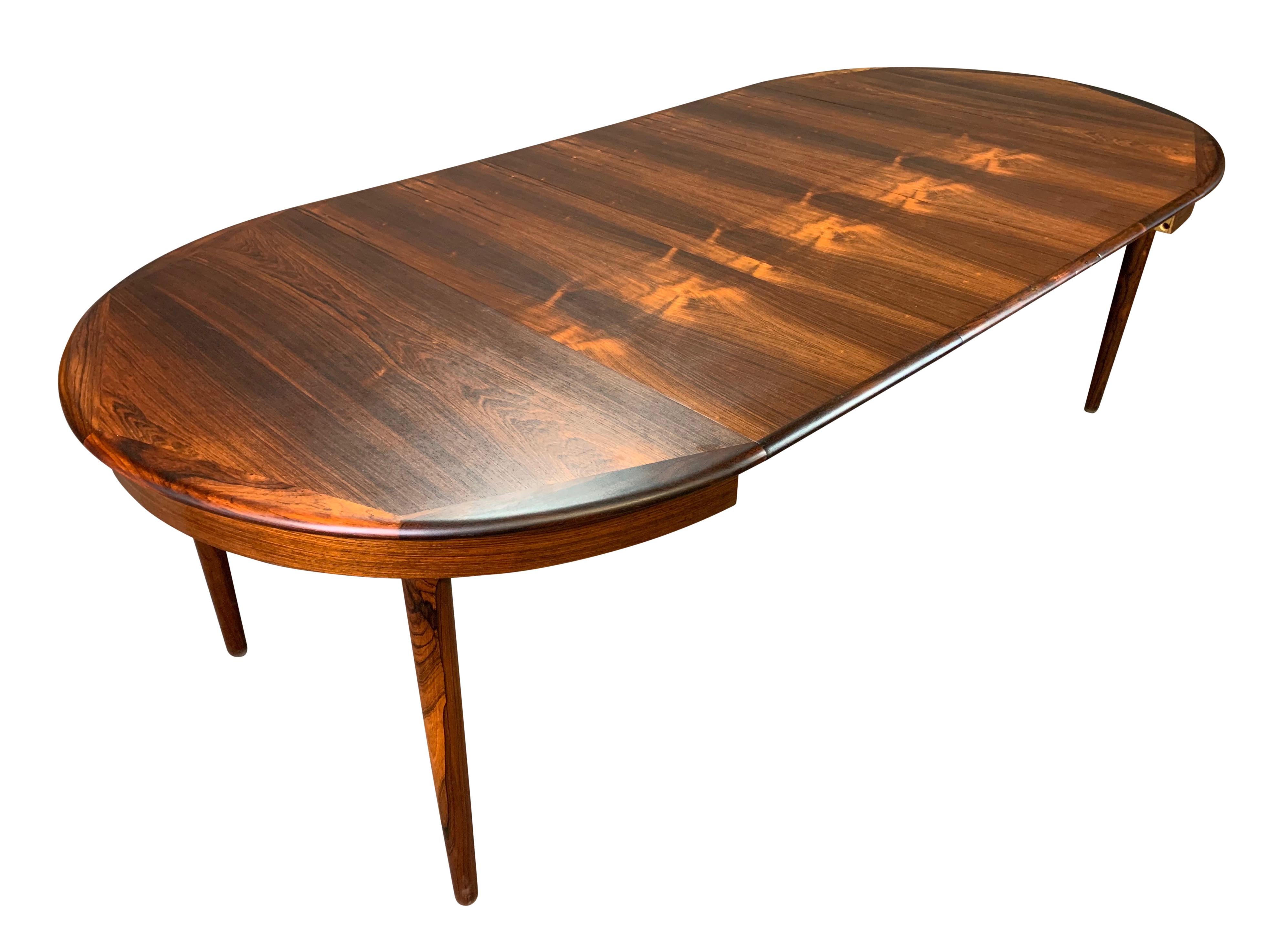 Vintage Danish Mid-Century Modern Rosewood Round Dining Table with Leaves 3