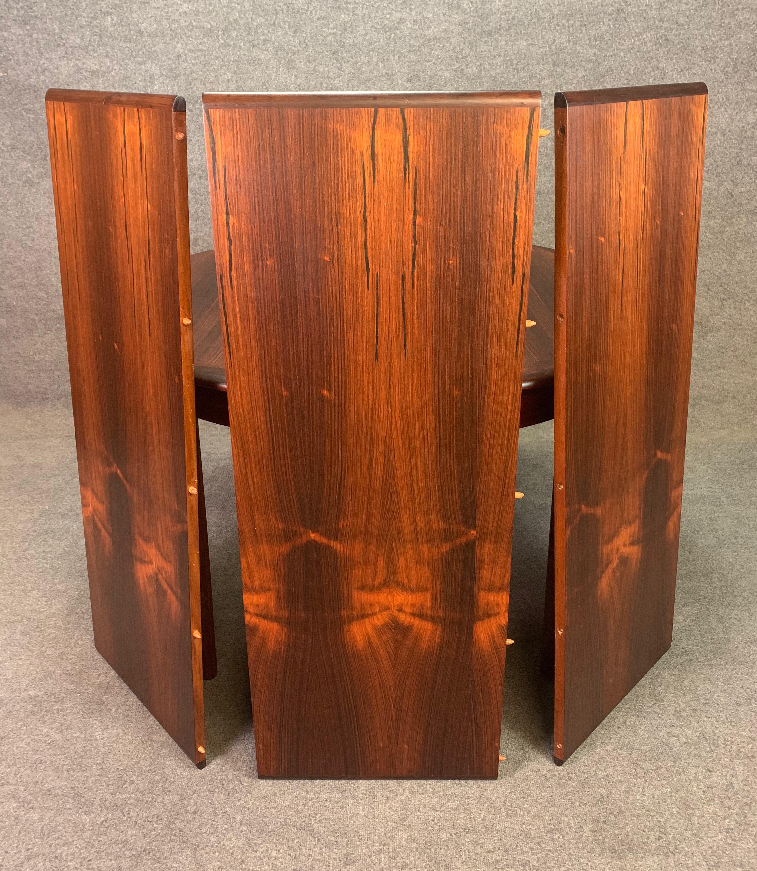 Vintage Danish Mid-Century Modern Rosewood Round Dining Table with Leaves In Good Condition In San Marcos, CA