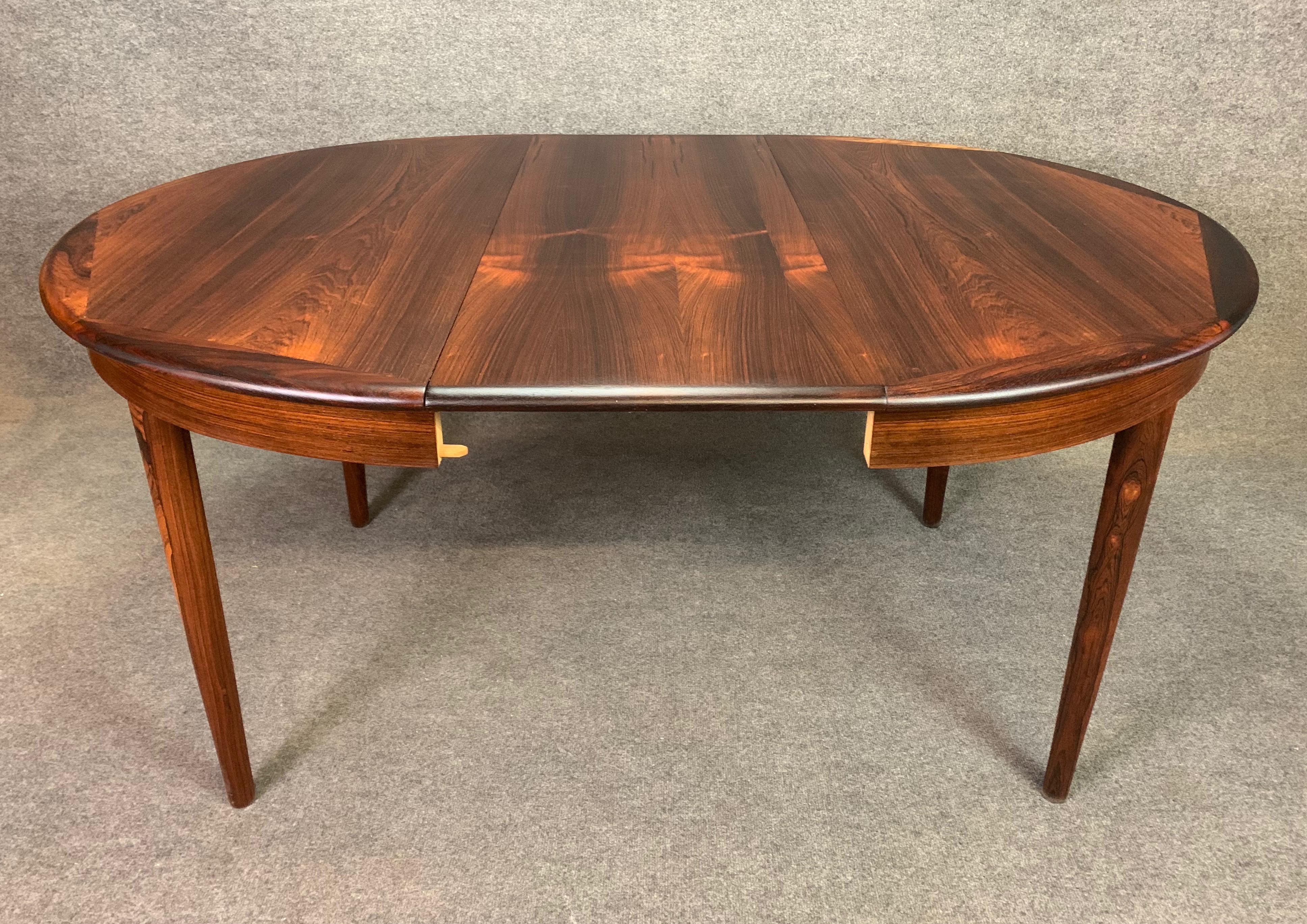 Mid-20th Century Vintage Danish Mid-Century Modern Rosewood Round Dining Table with Leaves