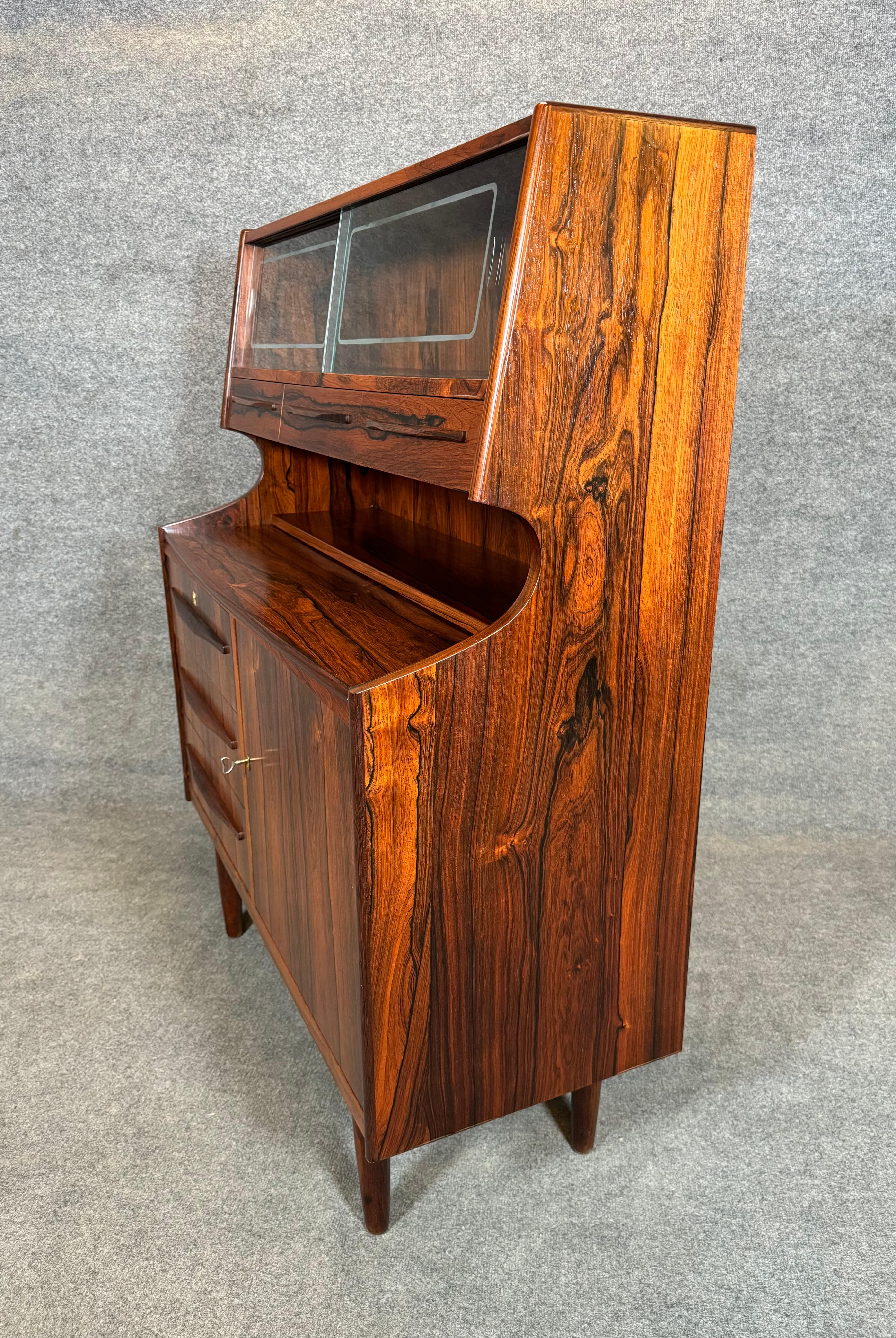 Vintage Danish Mid Century Modern Rosewood Secretary Desk (bureau secrétaire danois en bois de rose) en vente 2