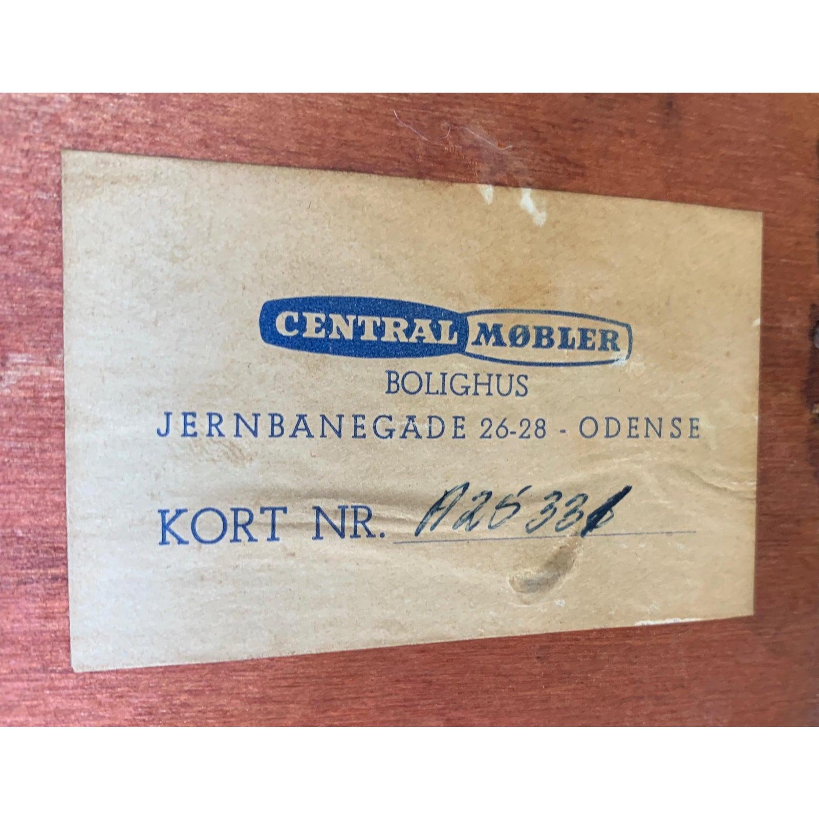 Vintage Danish Mid-Century Modern Rosewood Secretary Desk For Sale 3