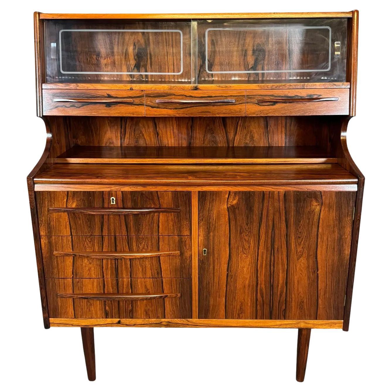 Vintage Danish Mid Century Modern Rosewood Secretary Desk (bureau secrétaire danois en bois de rose) en vente