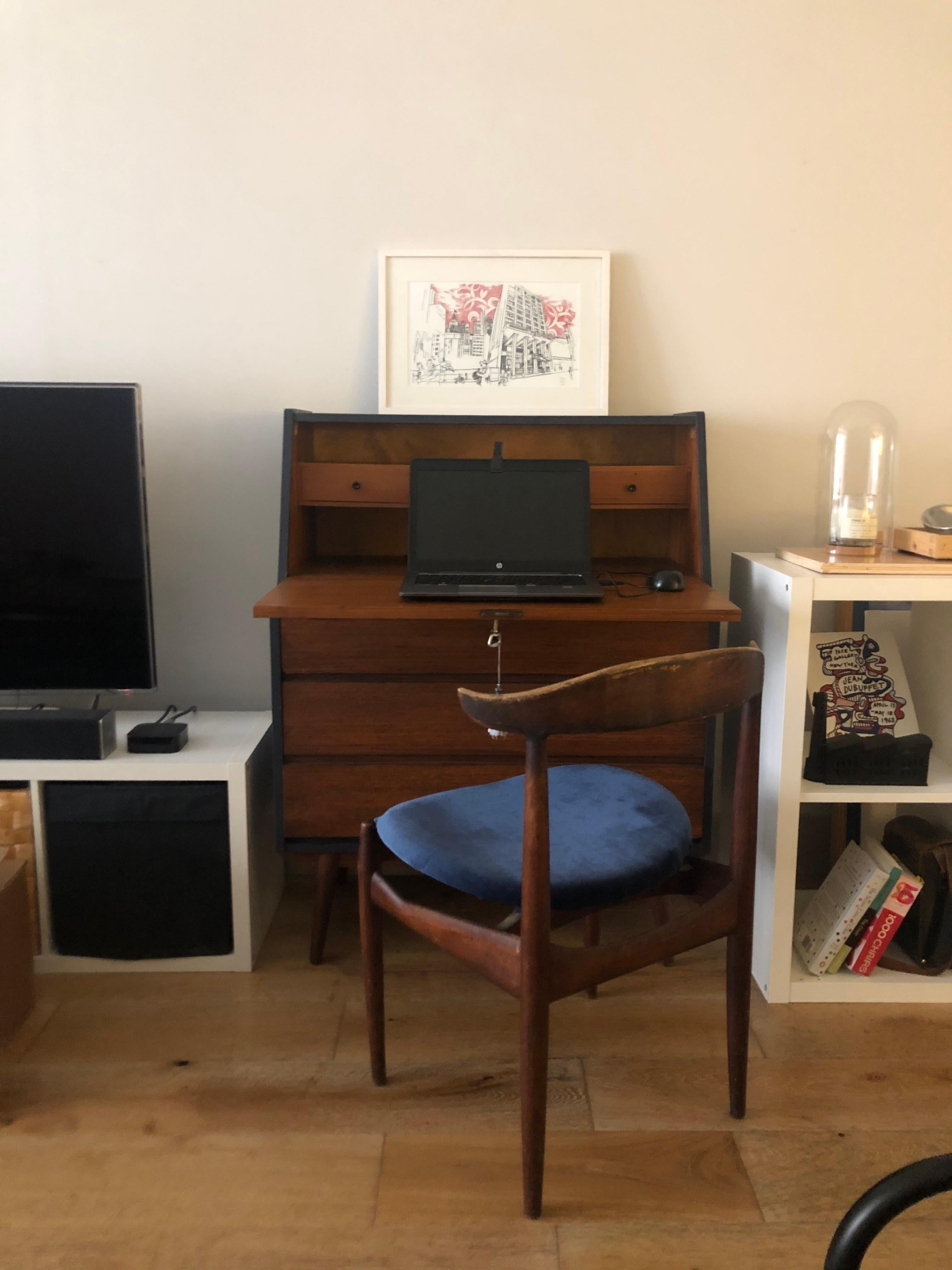 Danish Vintage Mid-Century Modern Secretary Desk Cabinet / Bar in Teak Wood For Sale 3