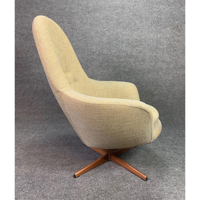 Vintage Danish Mid-Century Modern Swivel Lounge Chair For Sale 2