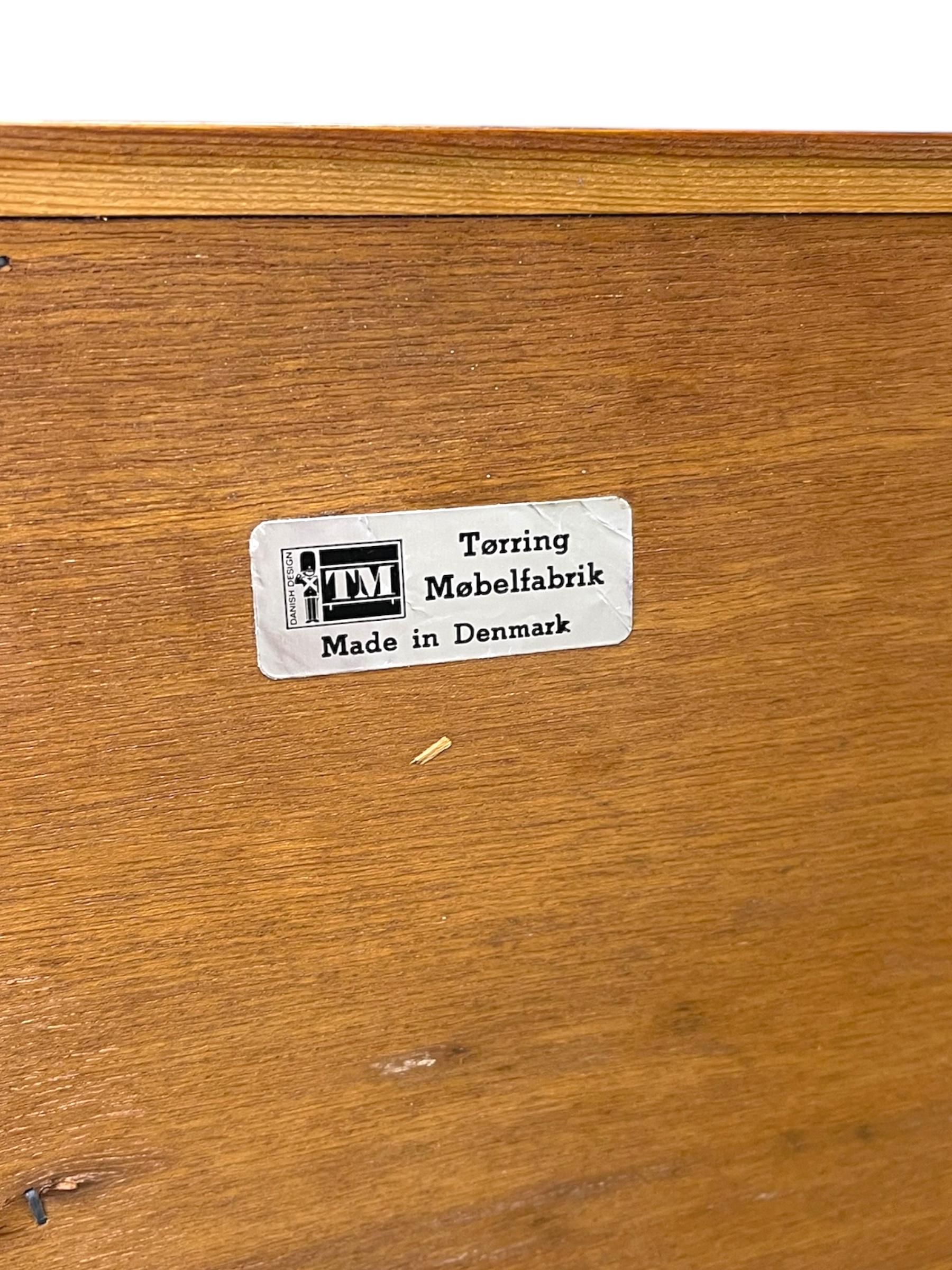 Comò a 6 cassetti in teak d'epoca danese del Mid Century Modern di Nils Jonsson f in vendita 6