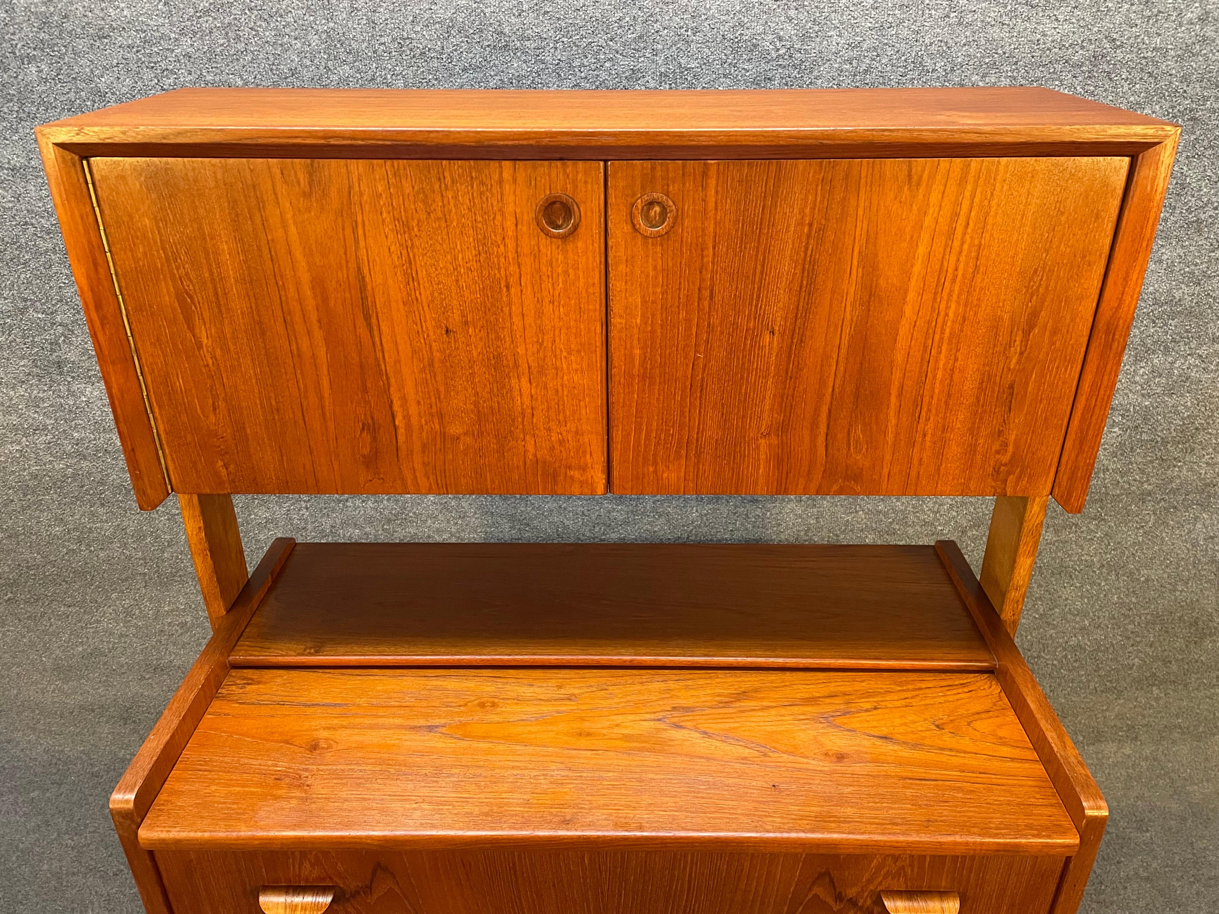 Vintage Danish Mid Century Modern Teak and Oak Secretary Desk Vanity In Excellent Condition In San Marcos, CA