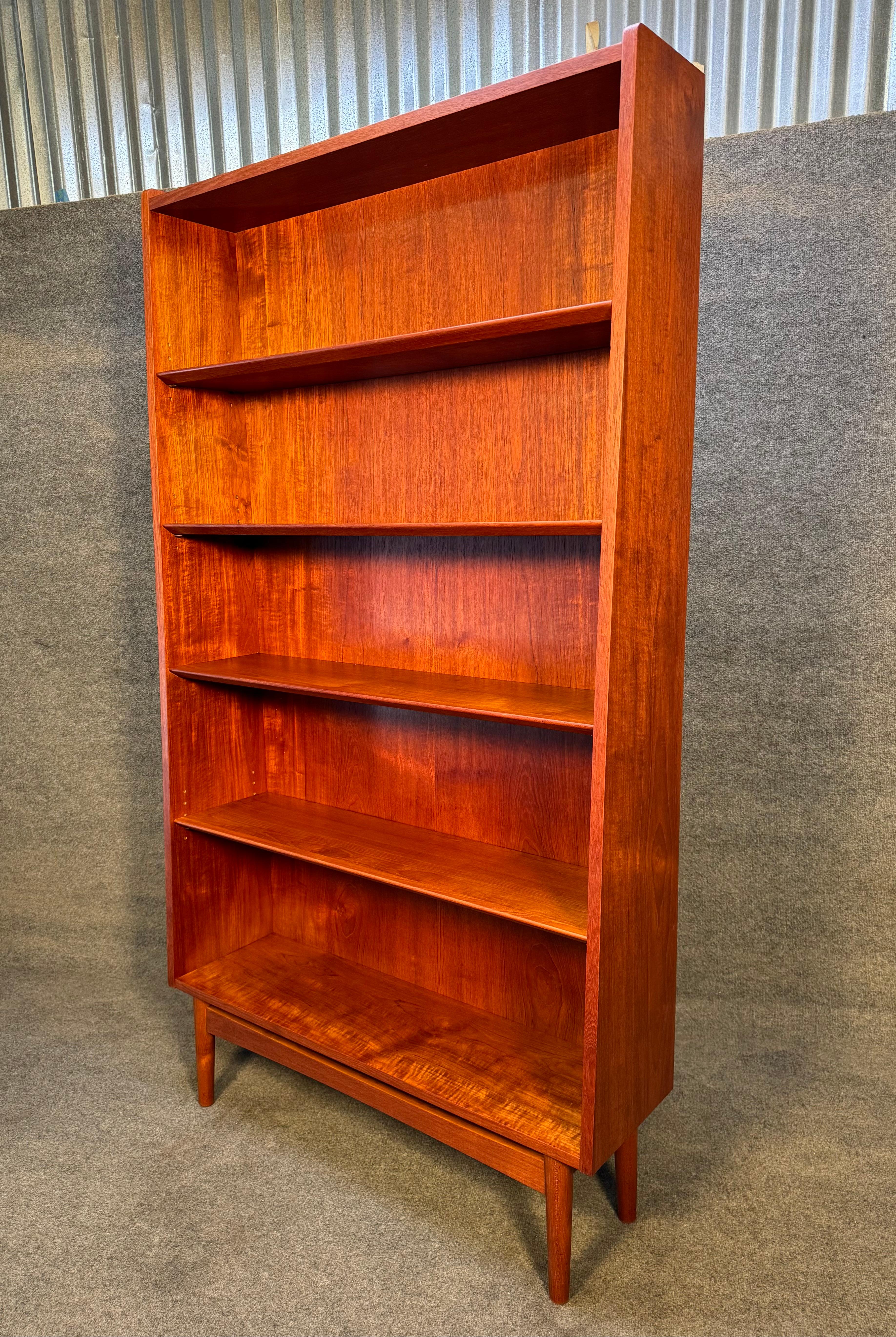 Vintage Danish Mid Century Modern Teak Bookcase by Johannes Sorth In Good Condition For Sale In San Marcos, CA