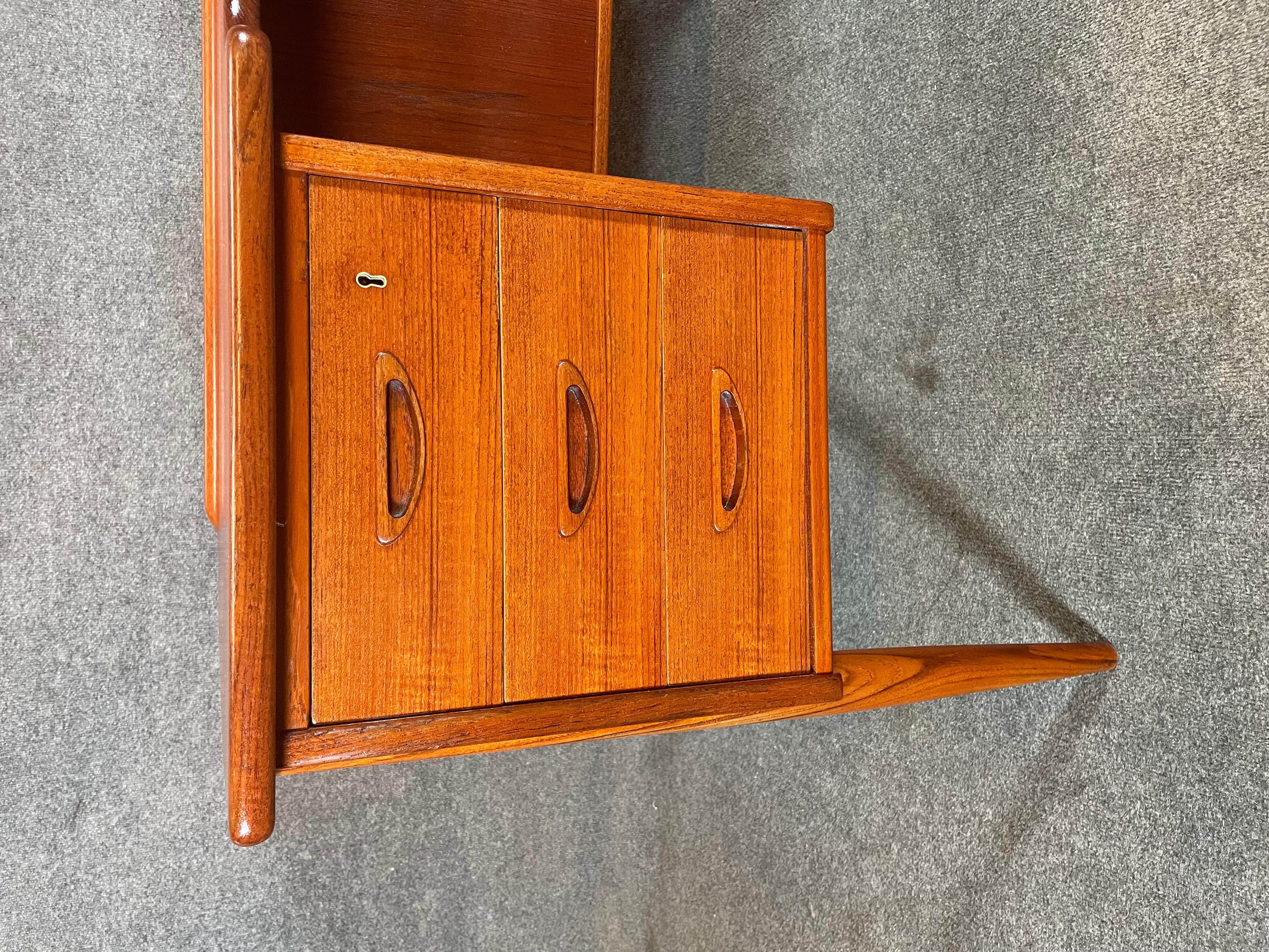 Dänischer Boomerang-Schreibtisch aus Teakholz von Goran Stand, Mid-Century Modern, Vintage (Skandinavische Moderne) im Angebot