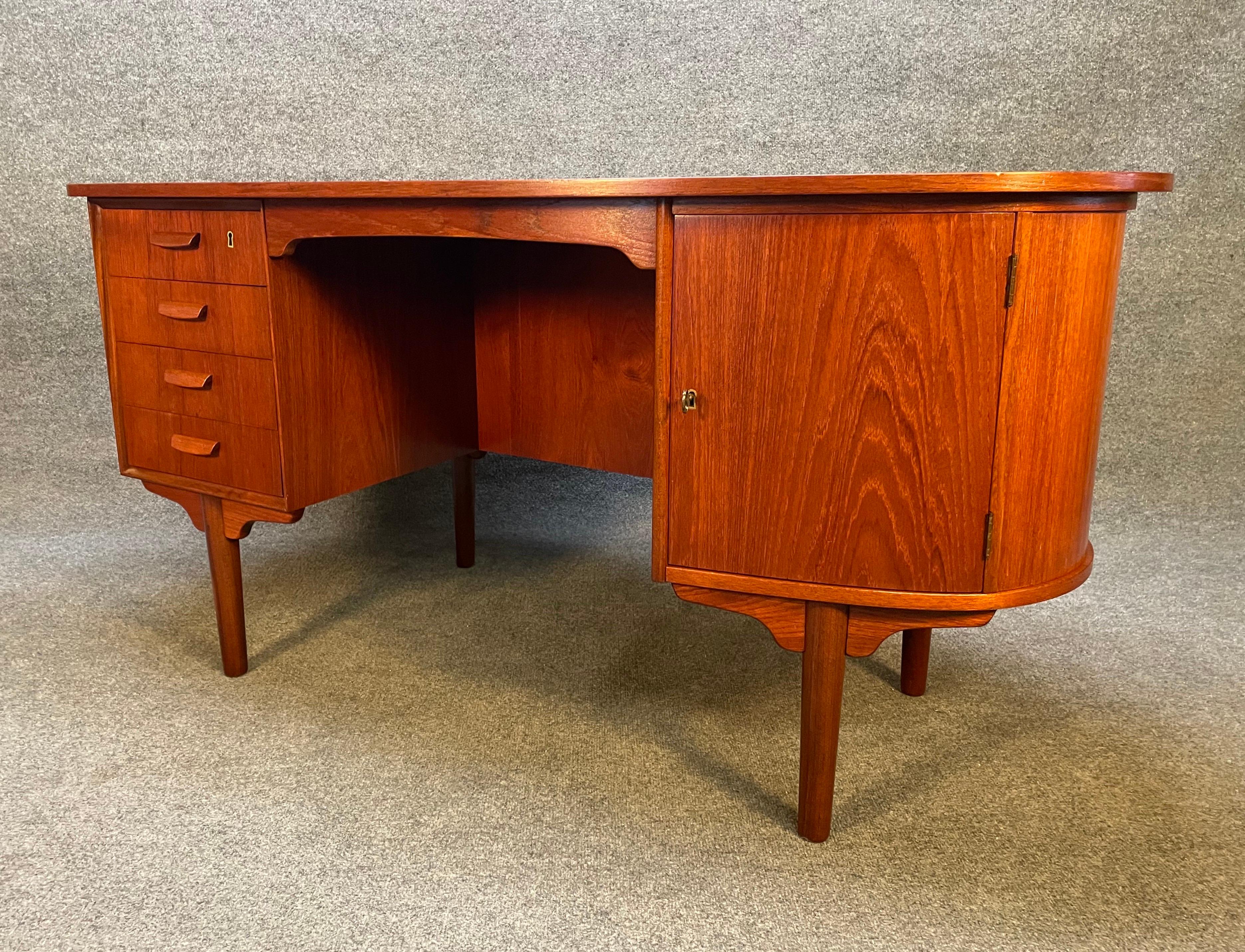 Scandinavian Modern Vintage Danish Mid-Century Modern Teak 