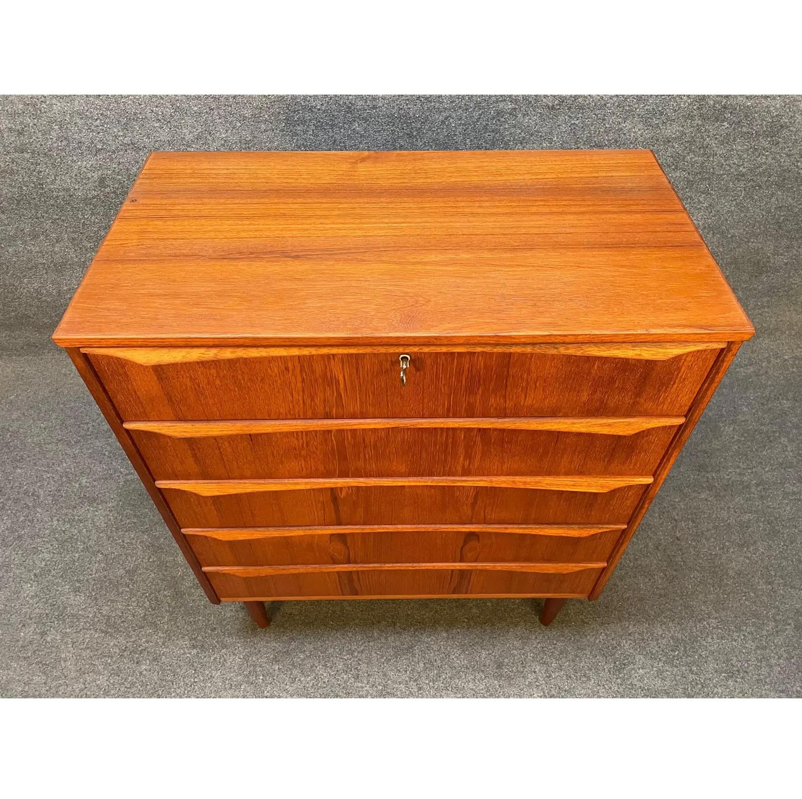 Scandinavian Modern Vintage Danish Mid Century Modern Teak Chest of Drawers Dresser