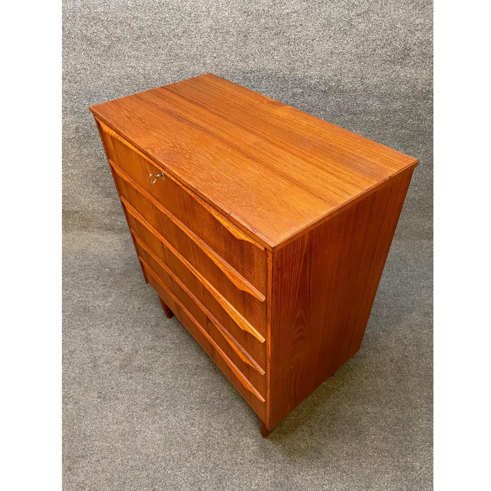 Vintage Danish Mid Century Modern Teak Chest of Drawers Dresser 3