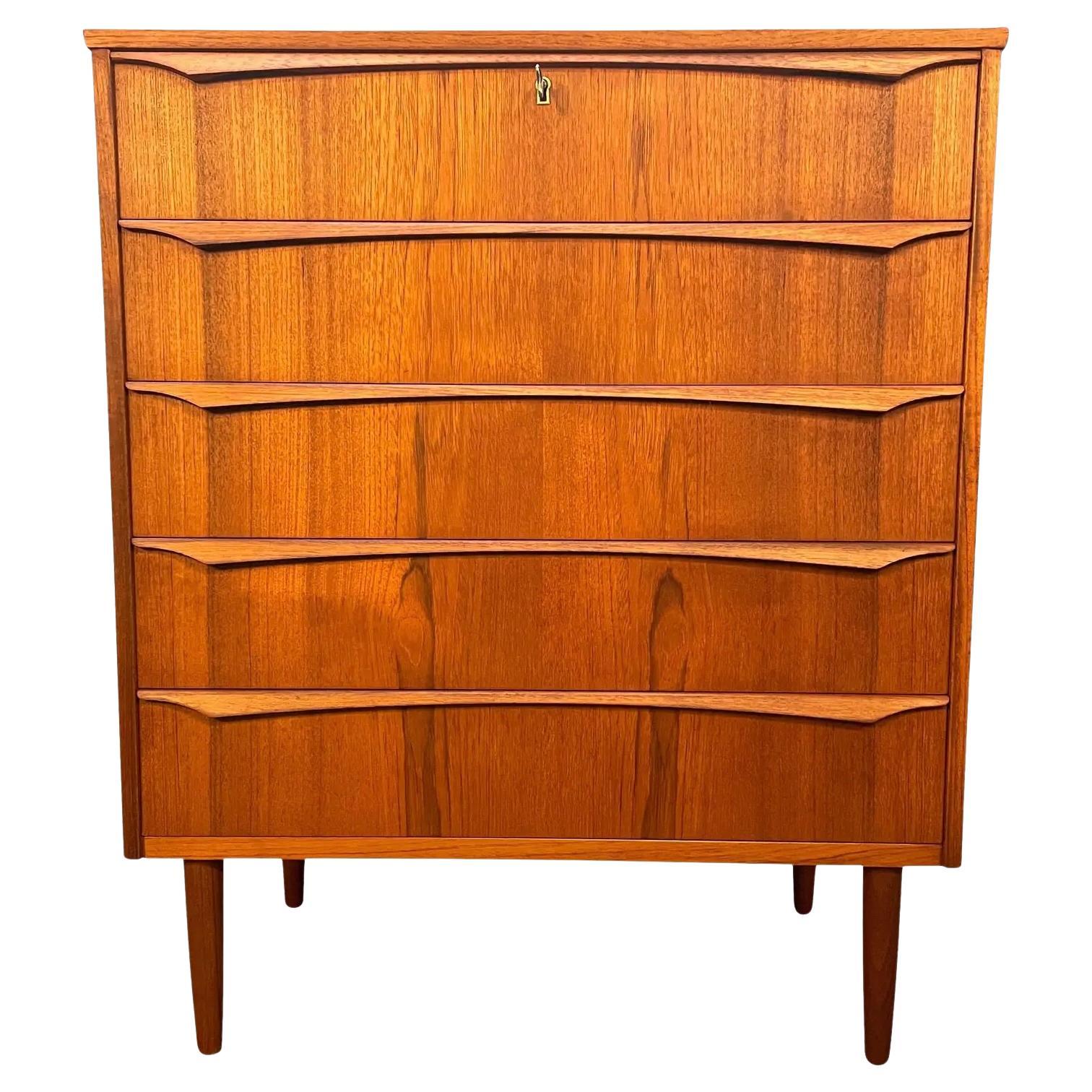 Vintage Danish Mid Century Modern Teak Chest of Drawers Dresser