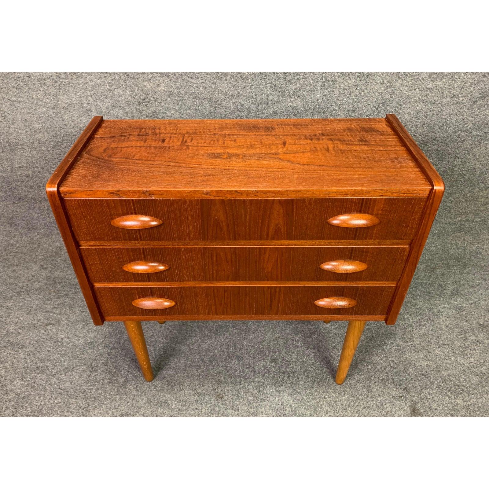 Scandinavian Modern Vintage Danish Mid-Century Modern Teak Chest of Drawers, End Table