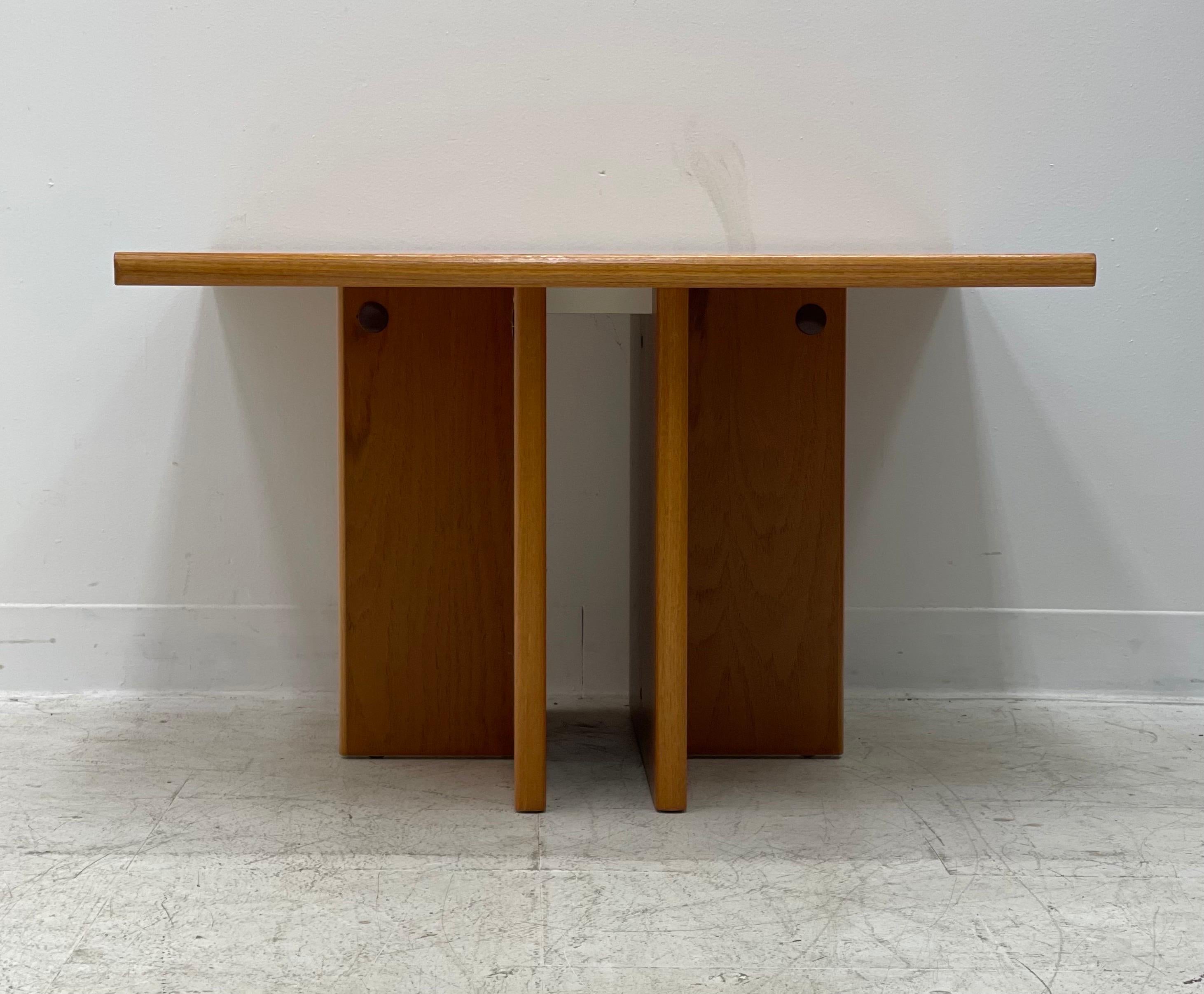 Mid-Century Modern Table basse danoise vintage en teck de style moderne du milieu du siècle dernier en vente