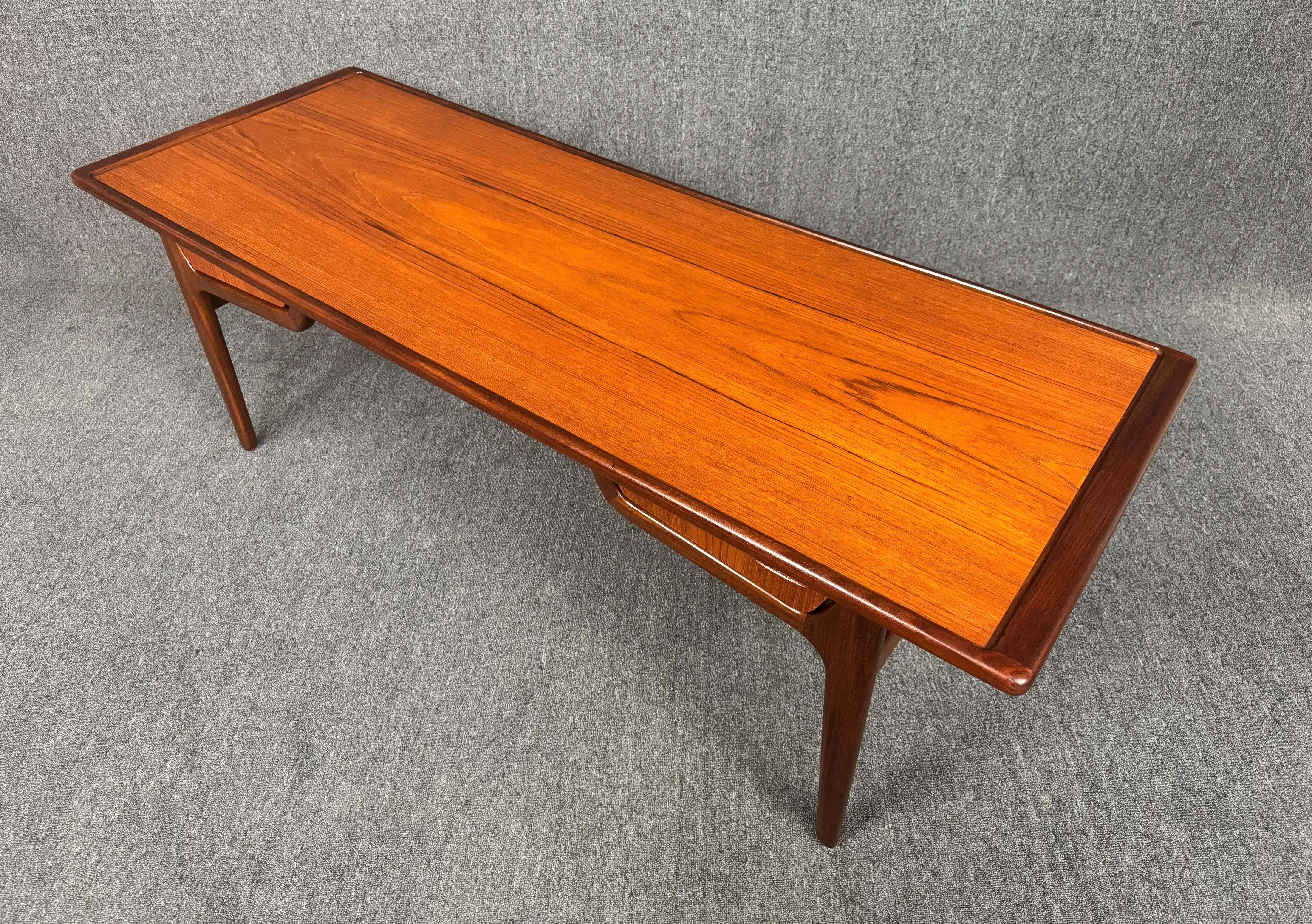 Scandinavian Modern Vintage Danish Mid Century Modern Teak Coffee Table For Sale