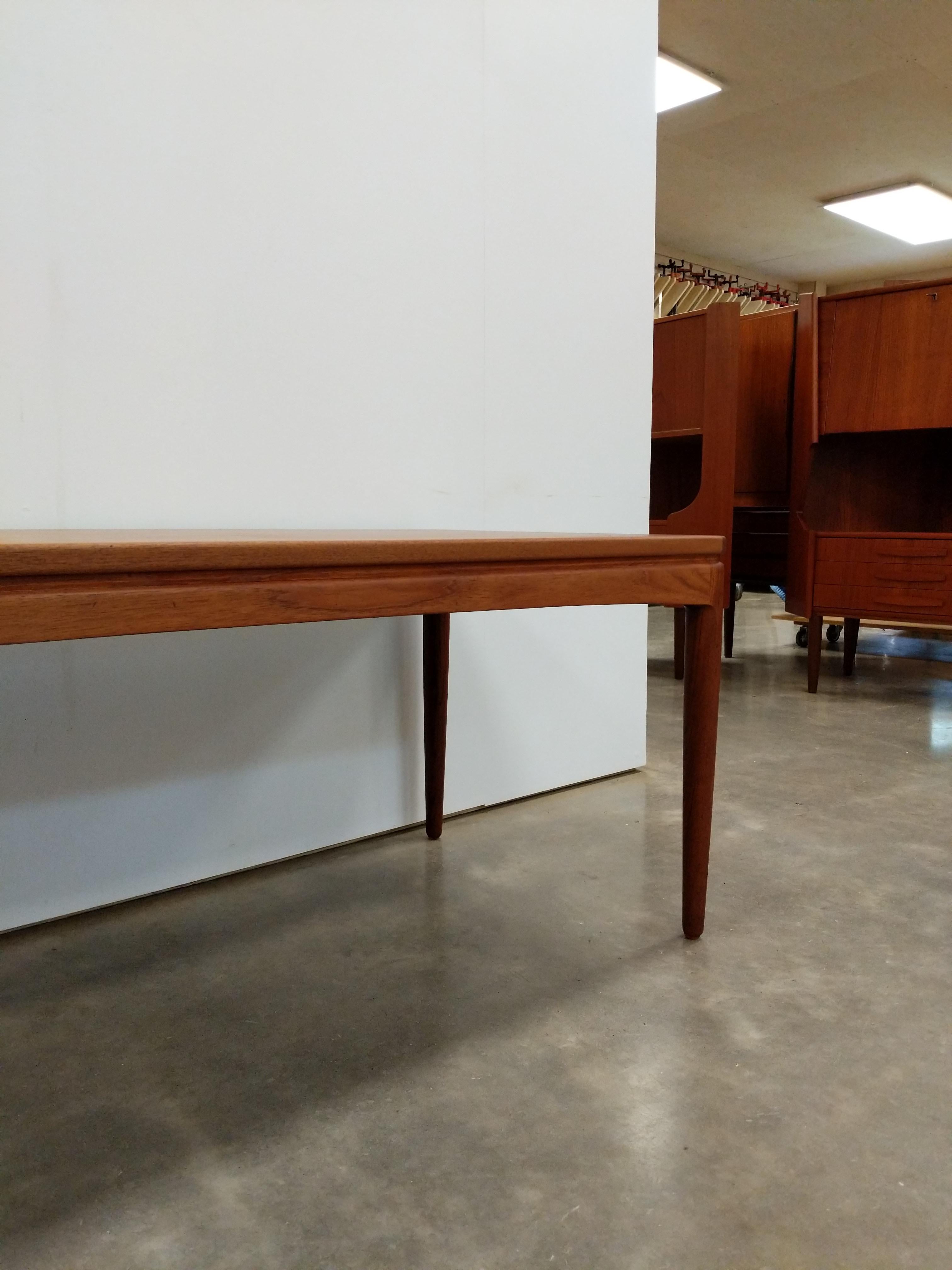 Dänischer Mid-Century Modern-Couchtisch aus Teakholz, Vintage (20. Jahrhundert) im Angebot