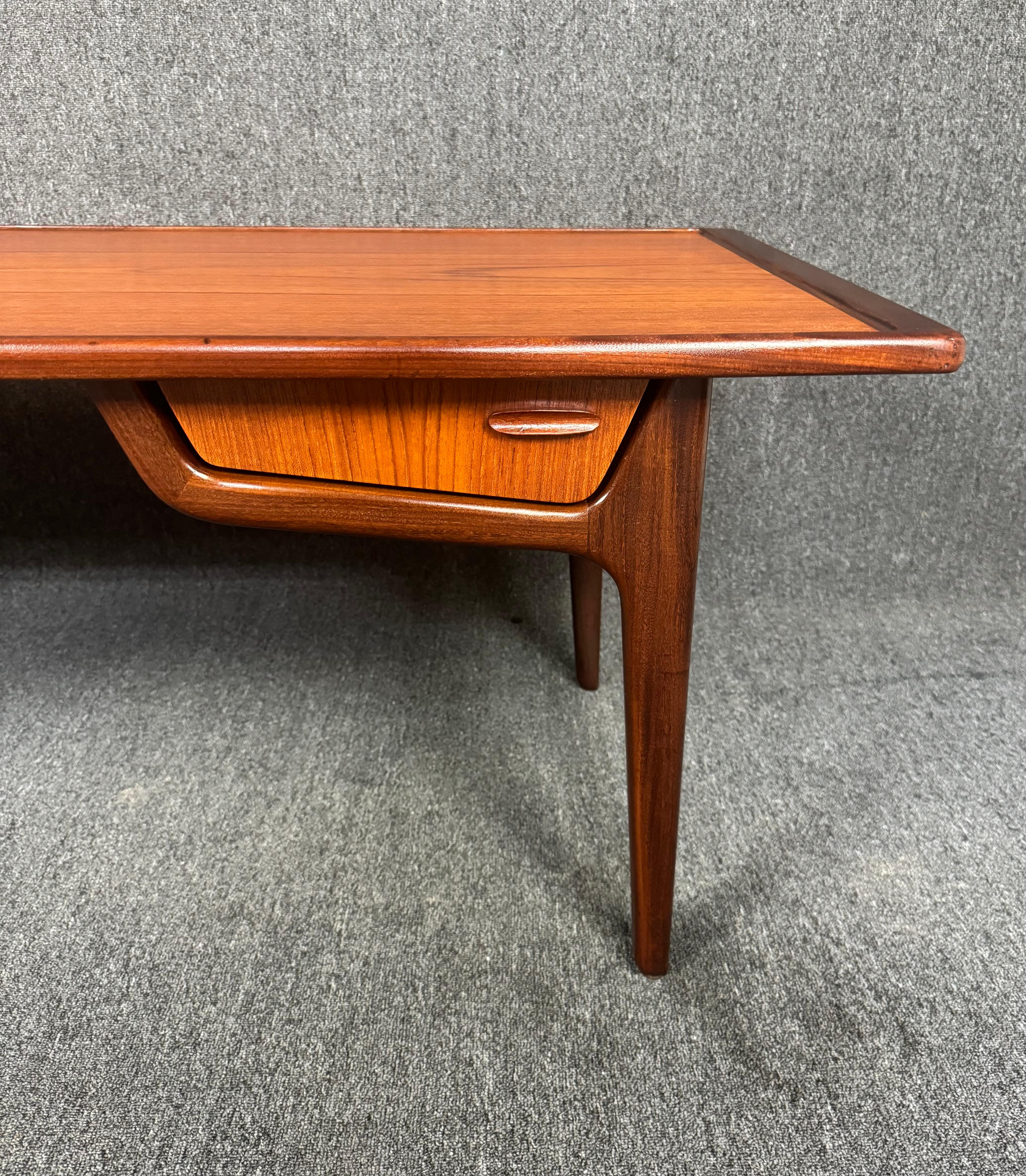 Mid-20th Century Vintage Danish Mid Century Modern Teak Coffee Table For Sale