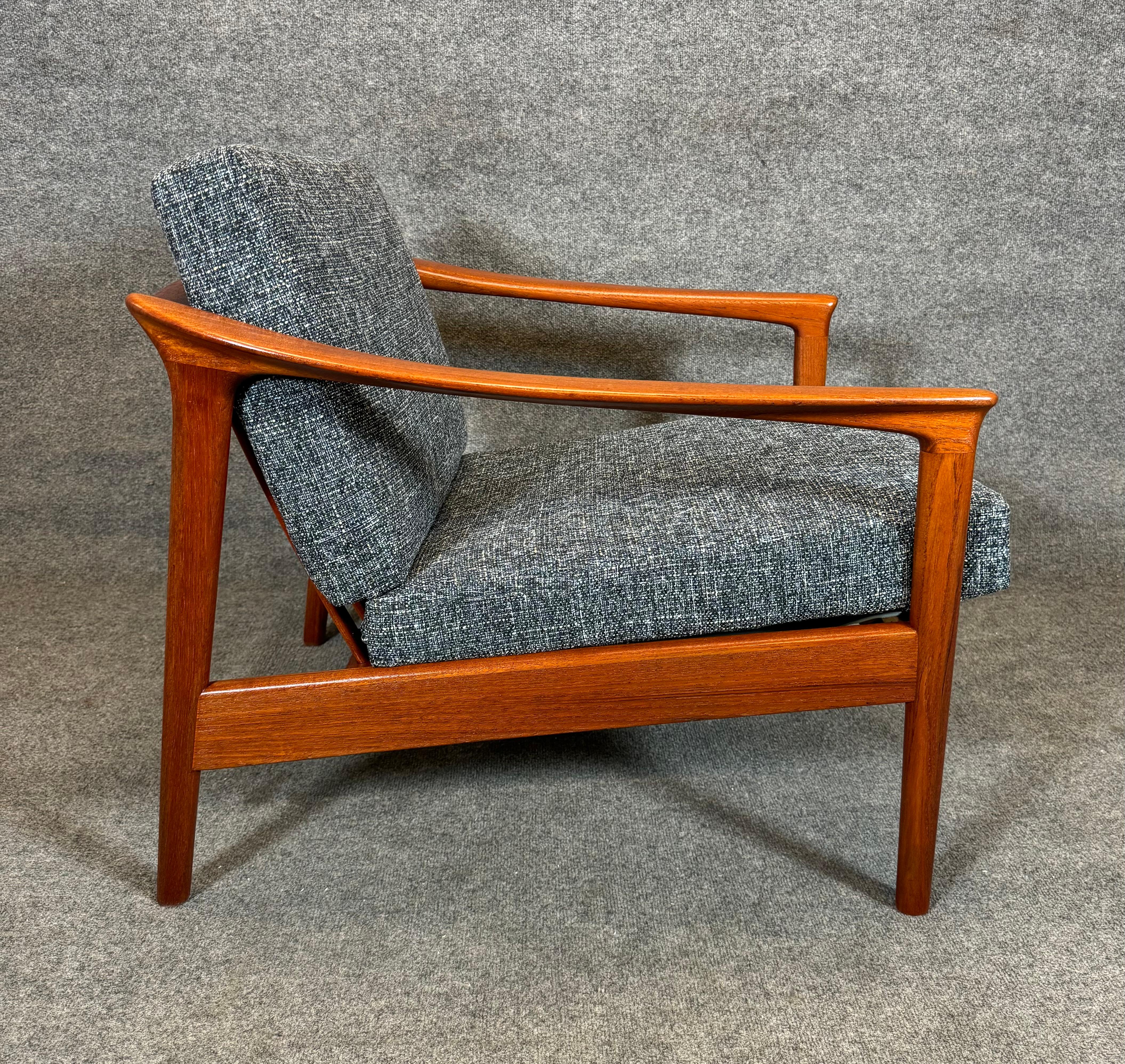 Here is a beautiful scandinavian modern easy chair in teak model 