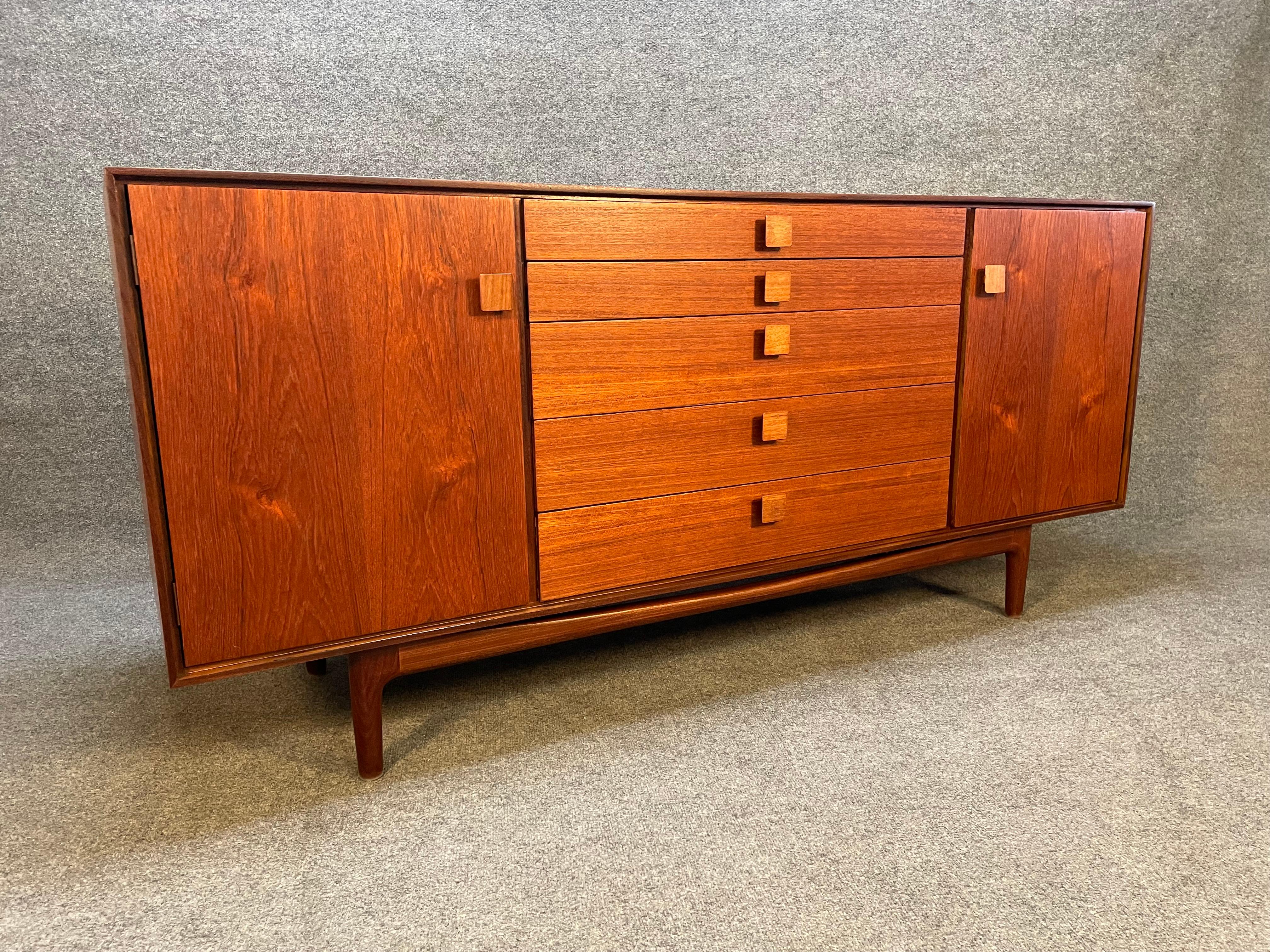 Vintage Danish Mid-Century Modern Teak Compact Credenza by Kofod Larsen for G Pl In Good Condition For Sale In San Marcos, CA