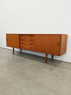 Vintage Danish Mid Century Modern Teakholz Credenza von Clausen & Søn