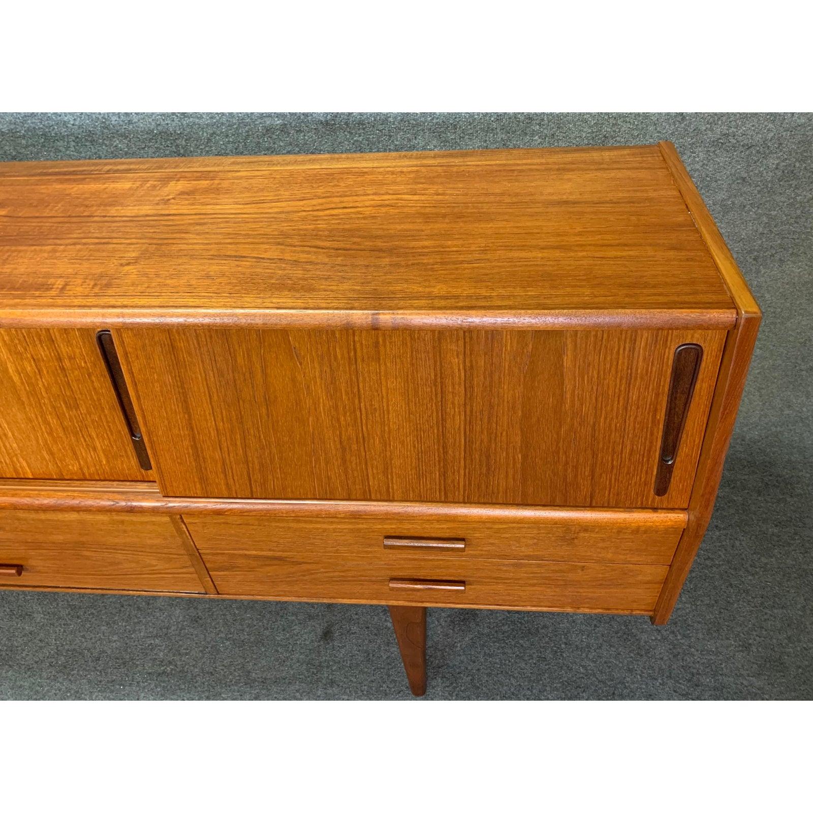 Vintage Danish Mid-Century Modern Teak Credenza 4