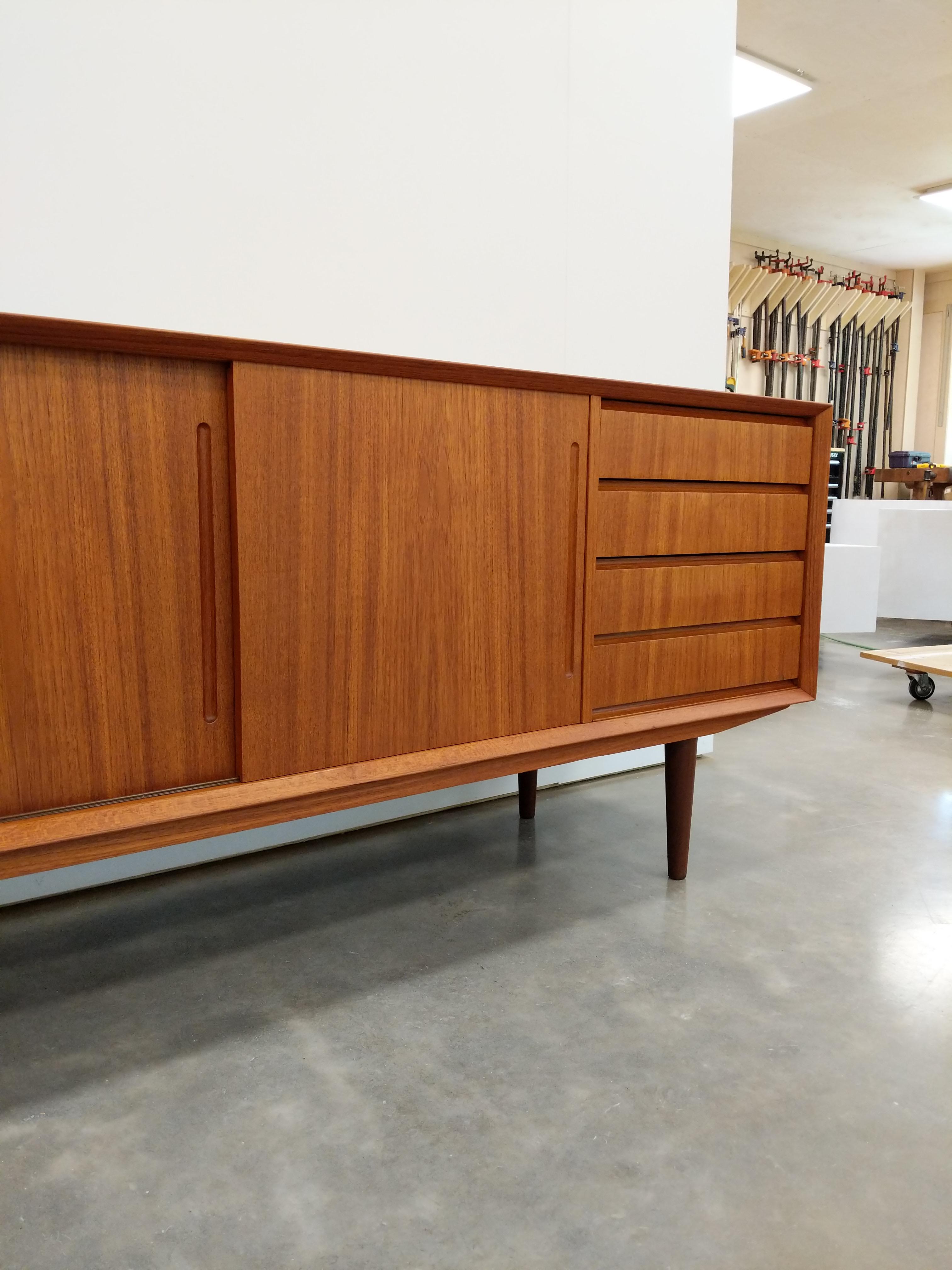 Vintage Danish Mid Century Modern Teak Credenza / Sideboard 5