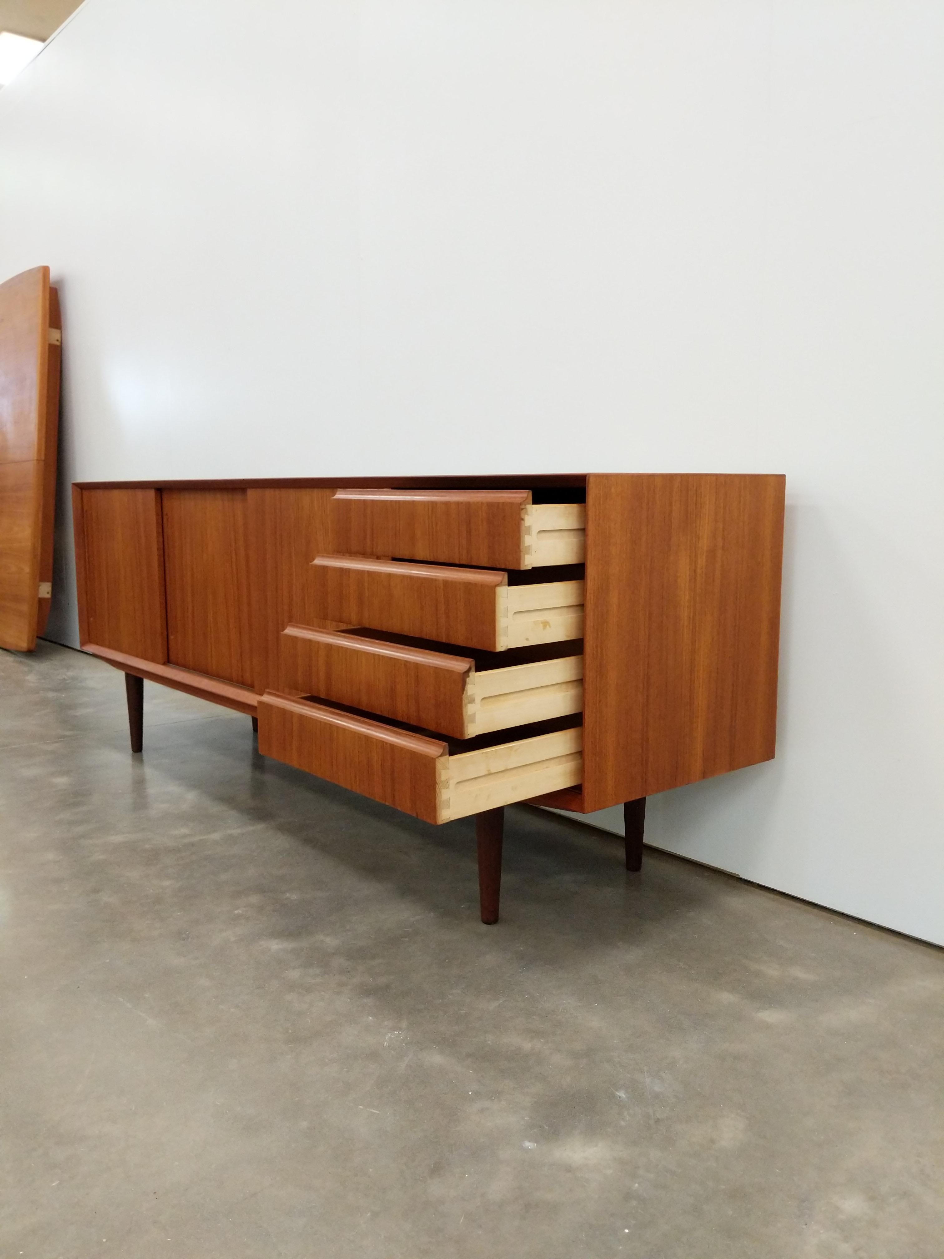 Scandinavian Modern Vintage Danish Mid Century Modern Teak Credenza / Sideboard