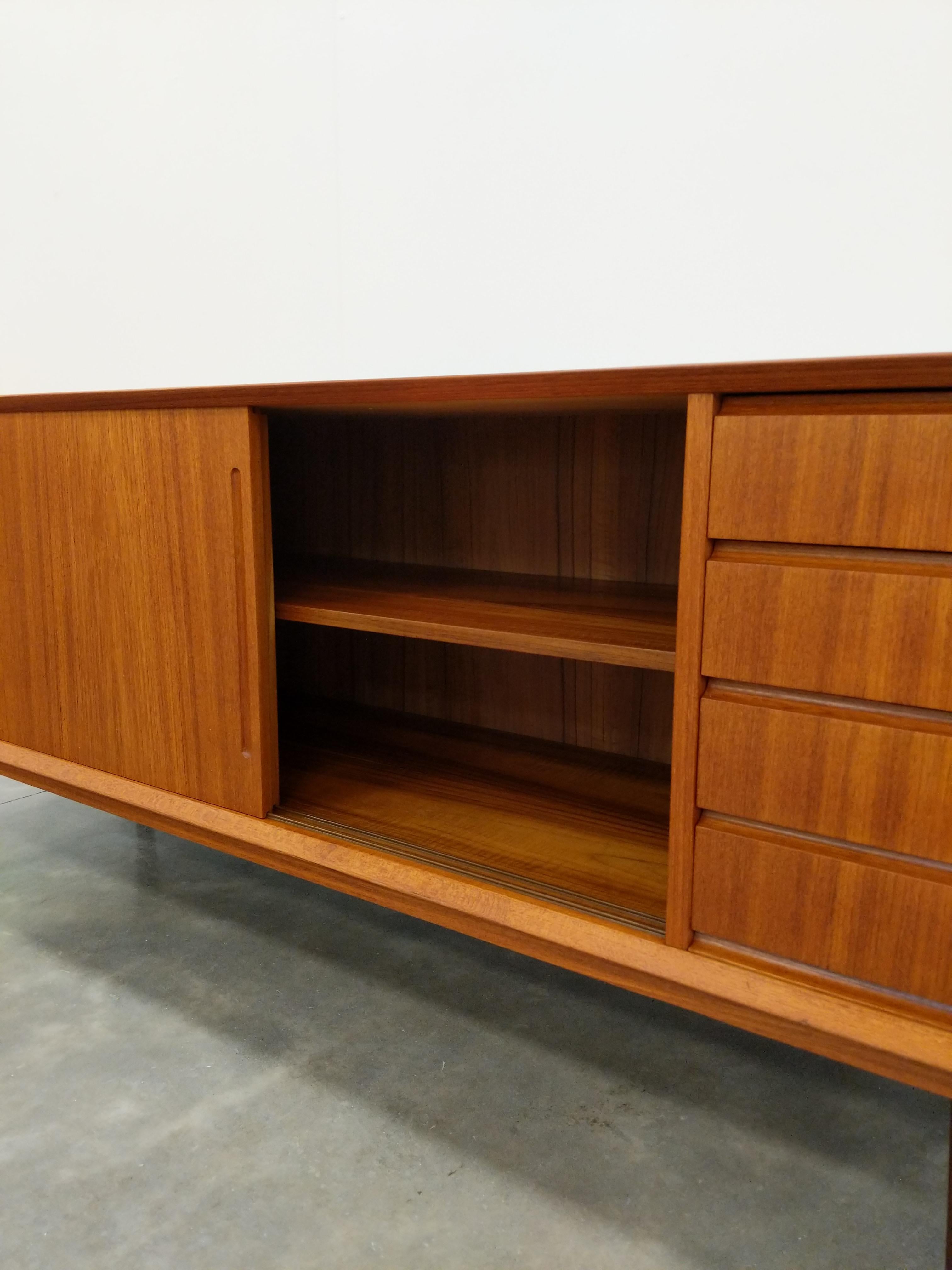 Vintage Danish Mid Century Modern Teak Credenza / Sideboard 1