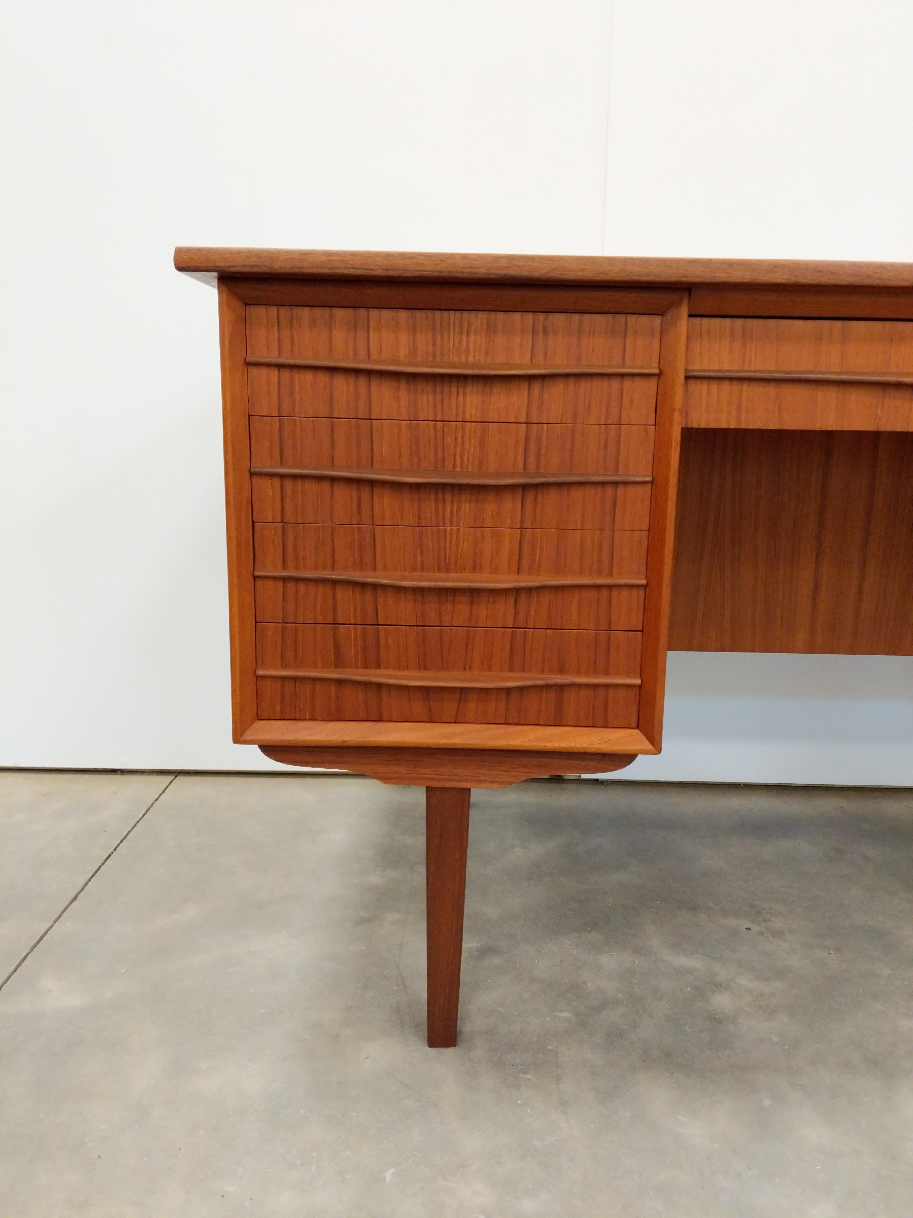 20th Century Vintage Danish Mid Century Modern Teak Desk For Sale