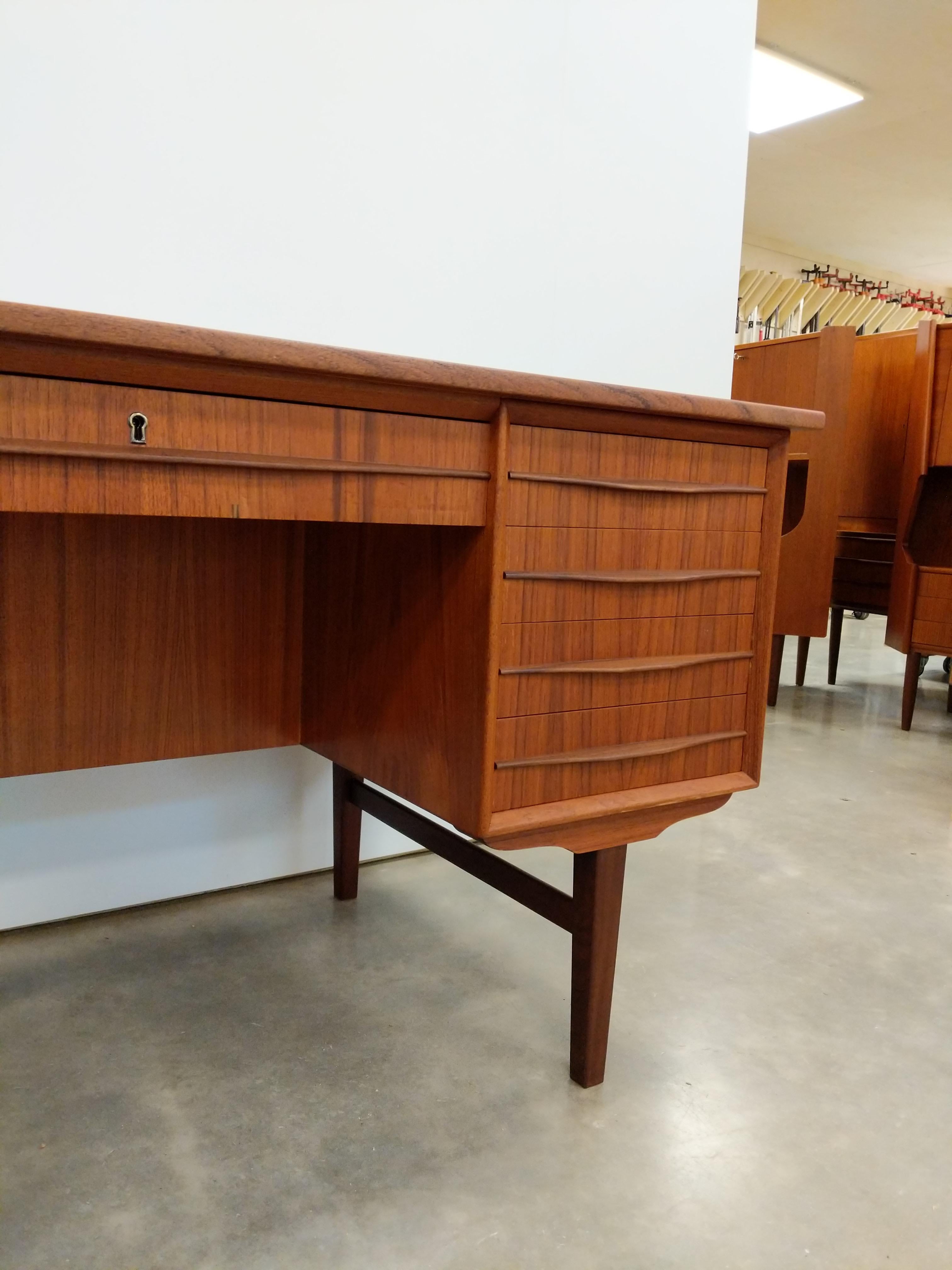 Vintage Danish Mid Century Modern Teak Desk For Sale 1