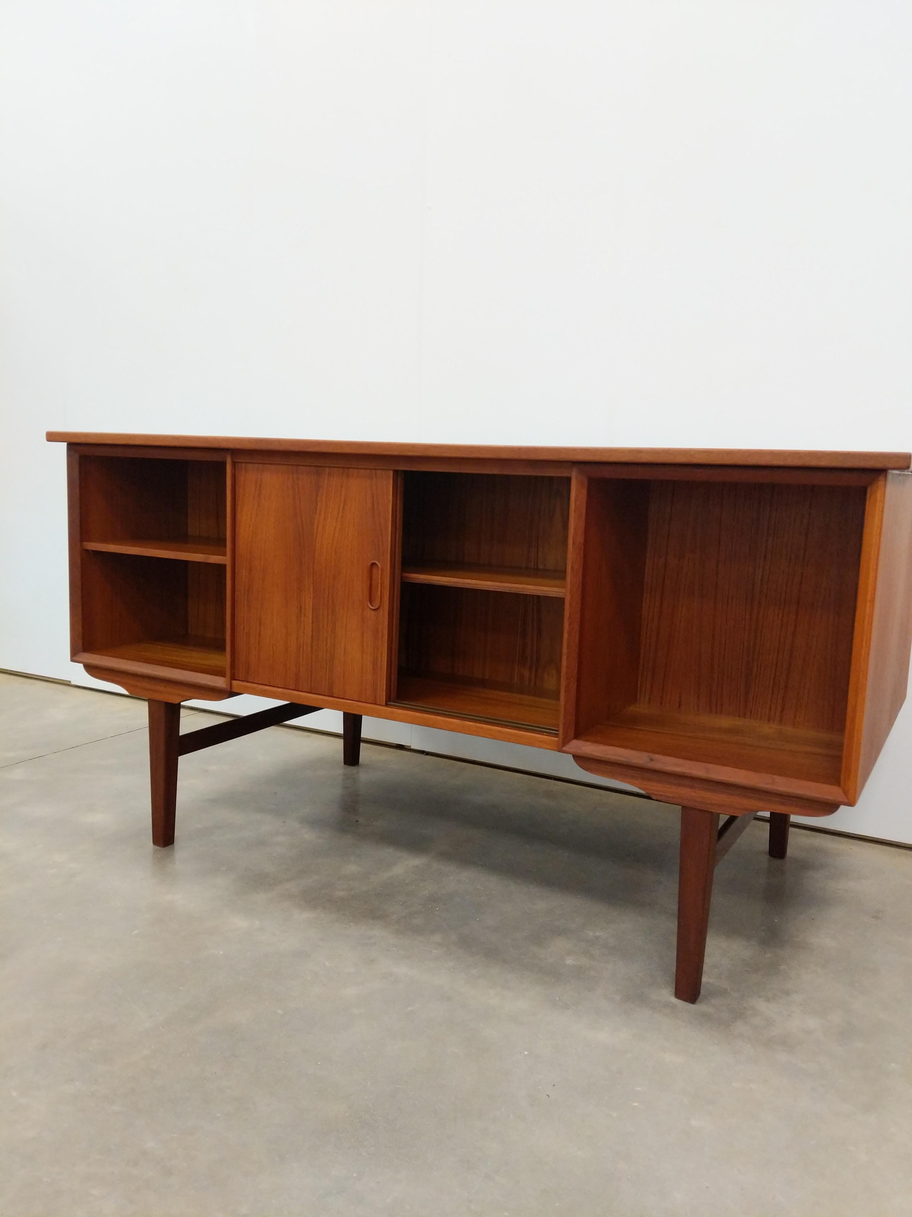 Vintage Danish Mid Century Modern Teak Desk For Sale 3