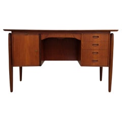 Dänischer Mid-Century Modern-Schreibtisch aus Teakholz