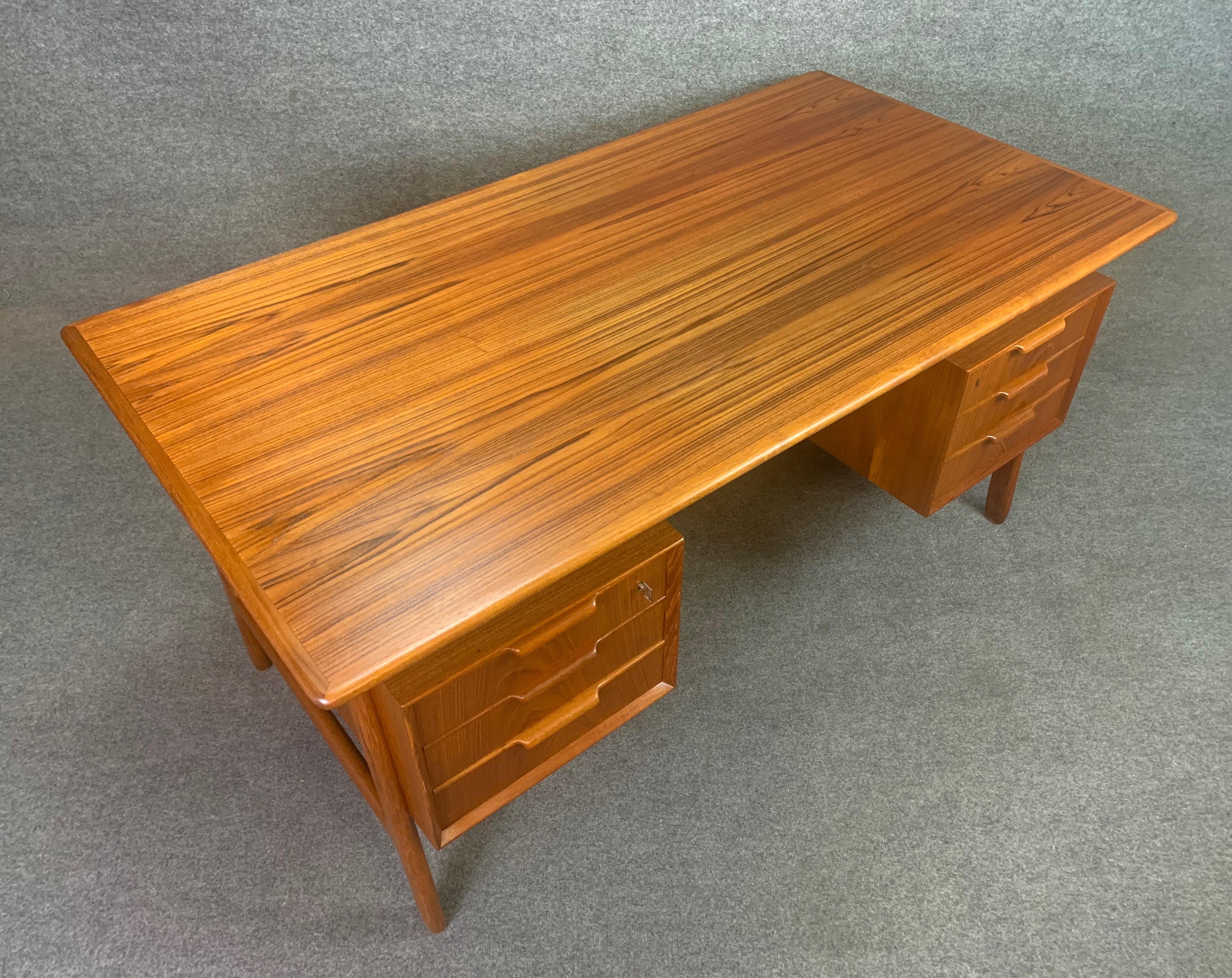 Vintage Danish Mid-Century Modern Teak Desk Model 75 by Gunni Oman for Omann Jun 2