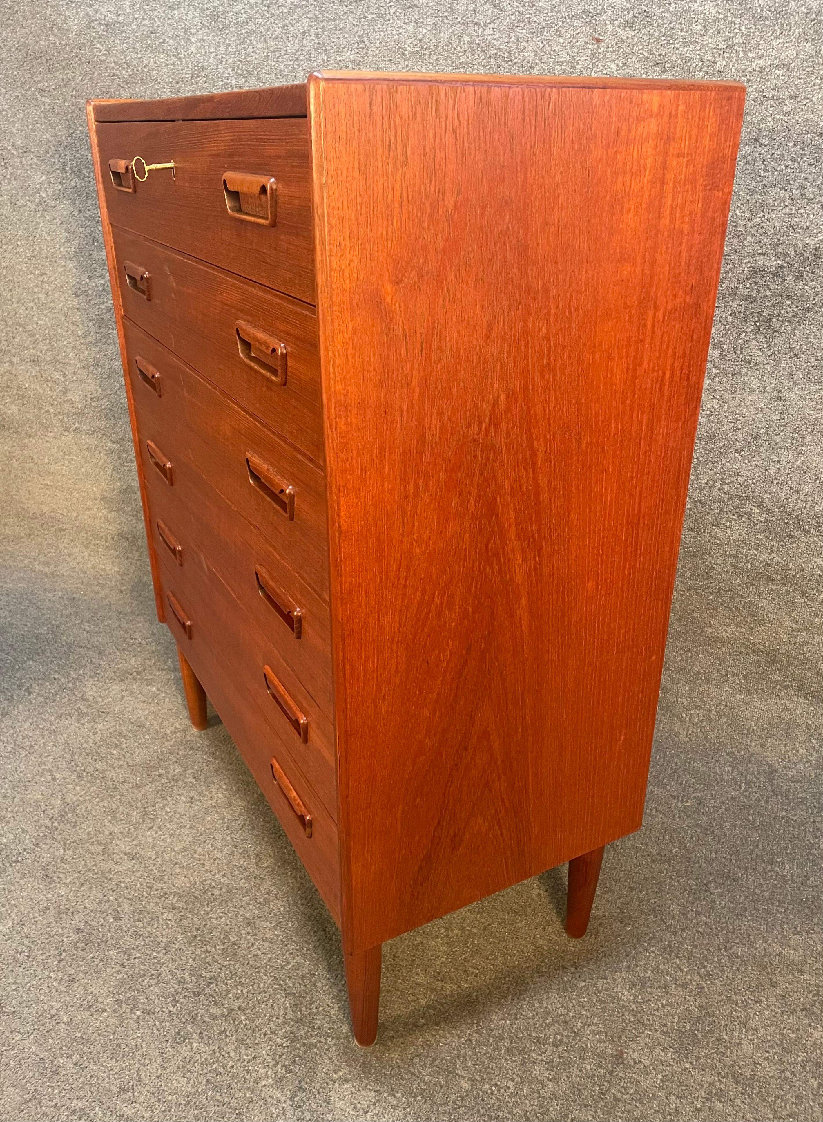 Vintage Danish Mid-Century Modern Teak Dresser by Gunaar Tibergaard In Good Condition In San Marcos, CA