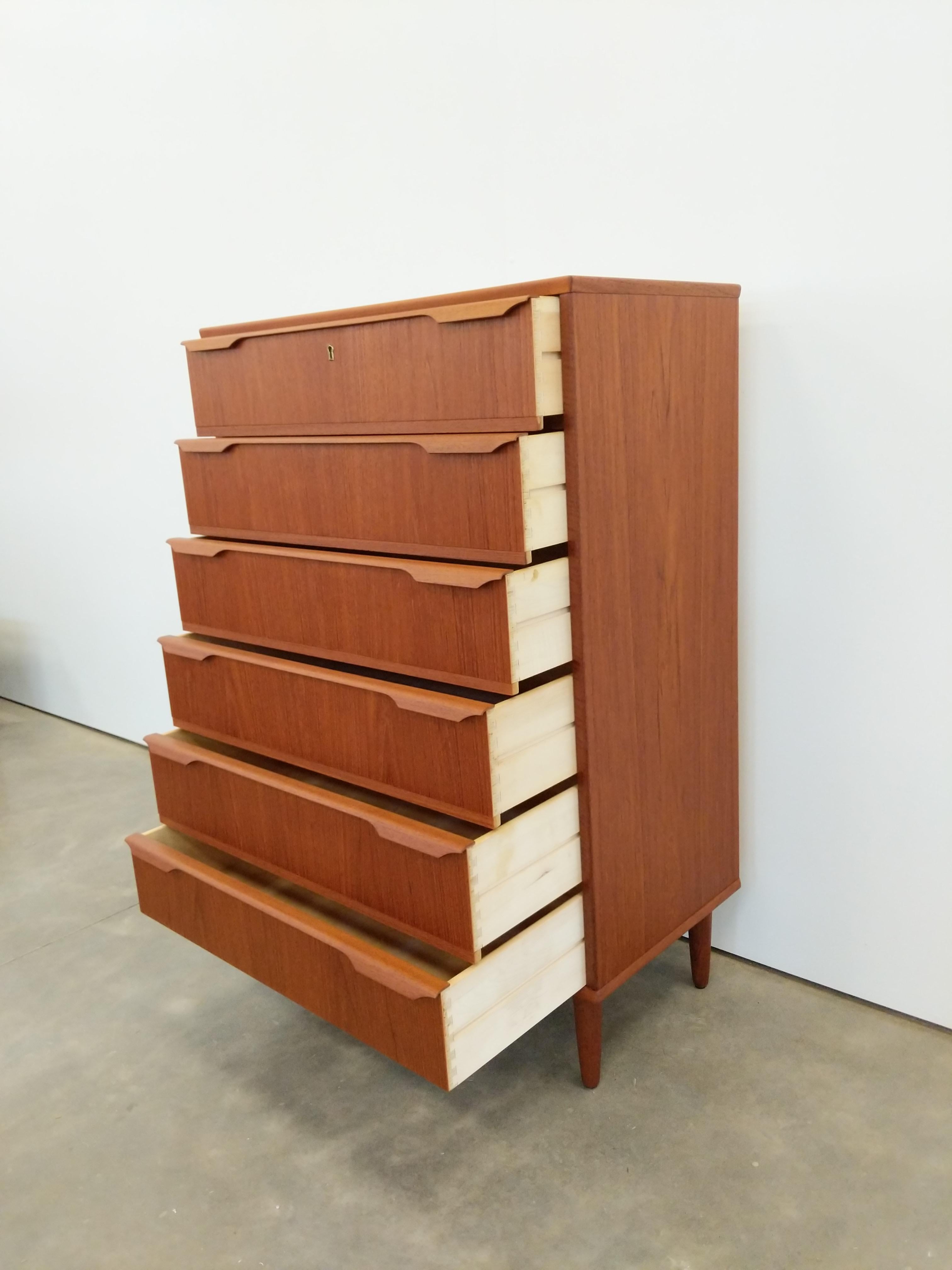 Mid-Century Modern Vintage Danish Mid Century Modern Teak Dresser