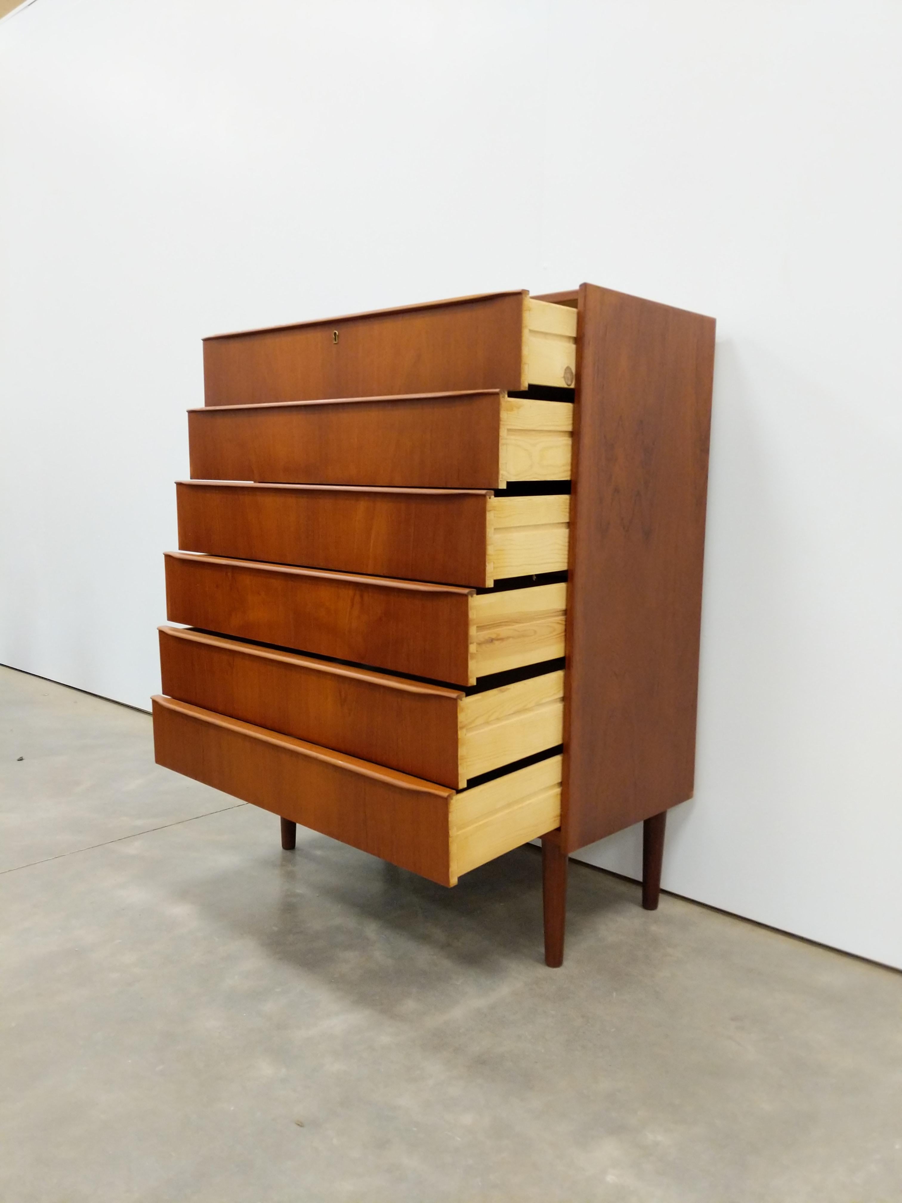 Mid-Century Modern Vintage Danish Mid Century Modern Teak Dresser