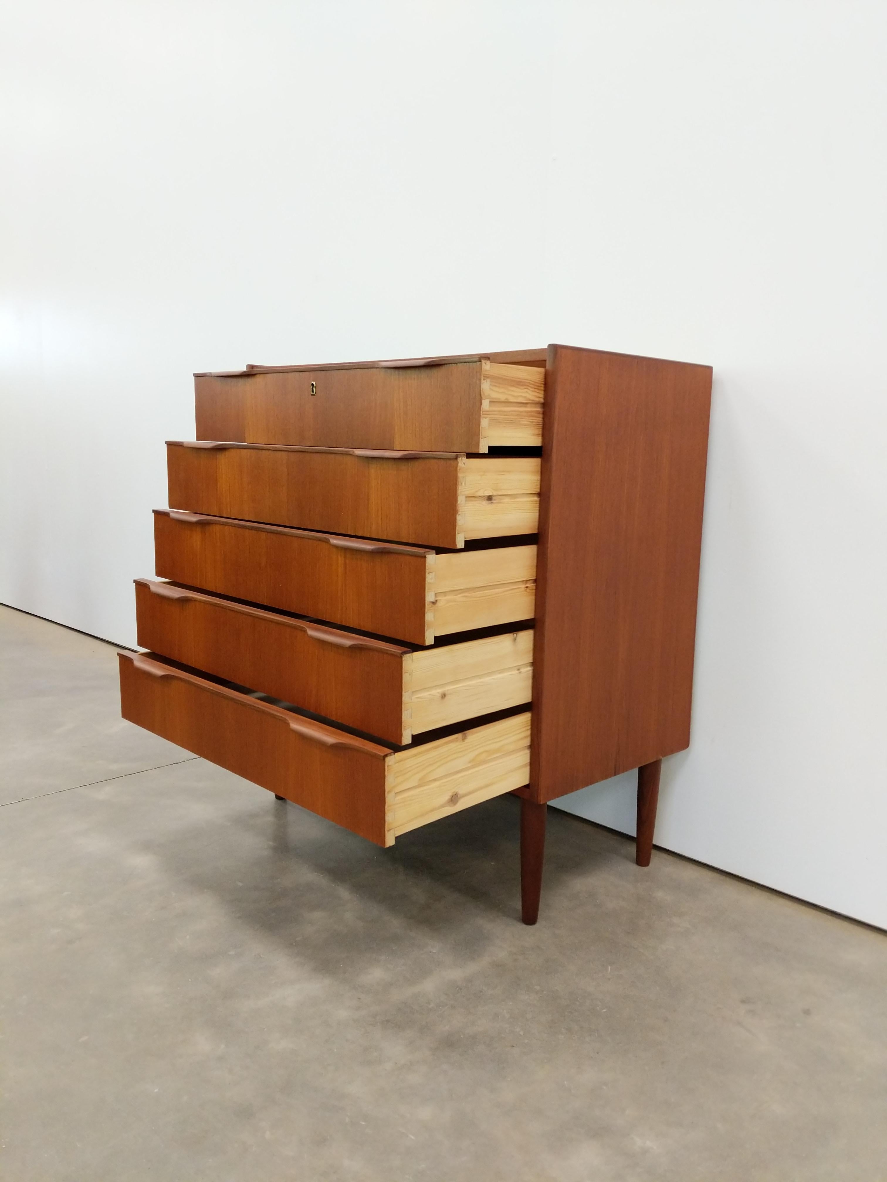 Mid-Century Modern Vintage Danish Mid Century Modern Teak Dresser