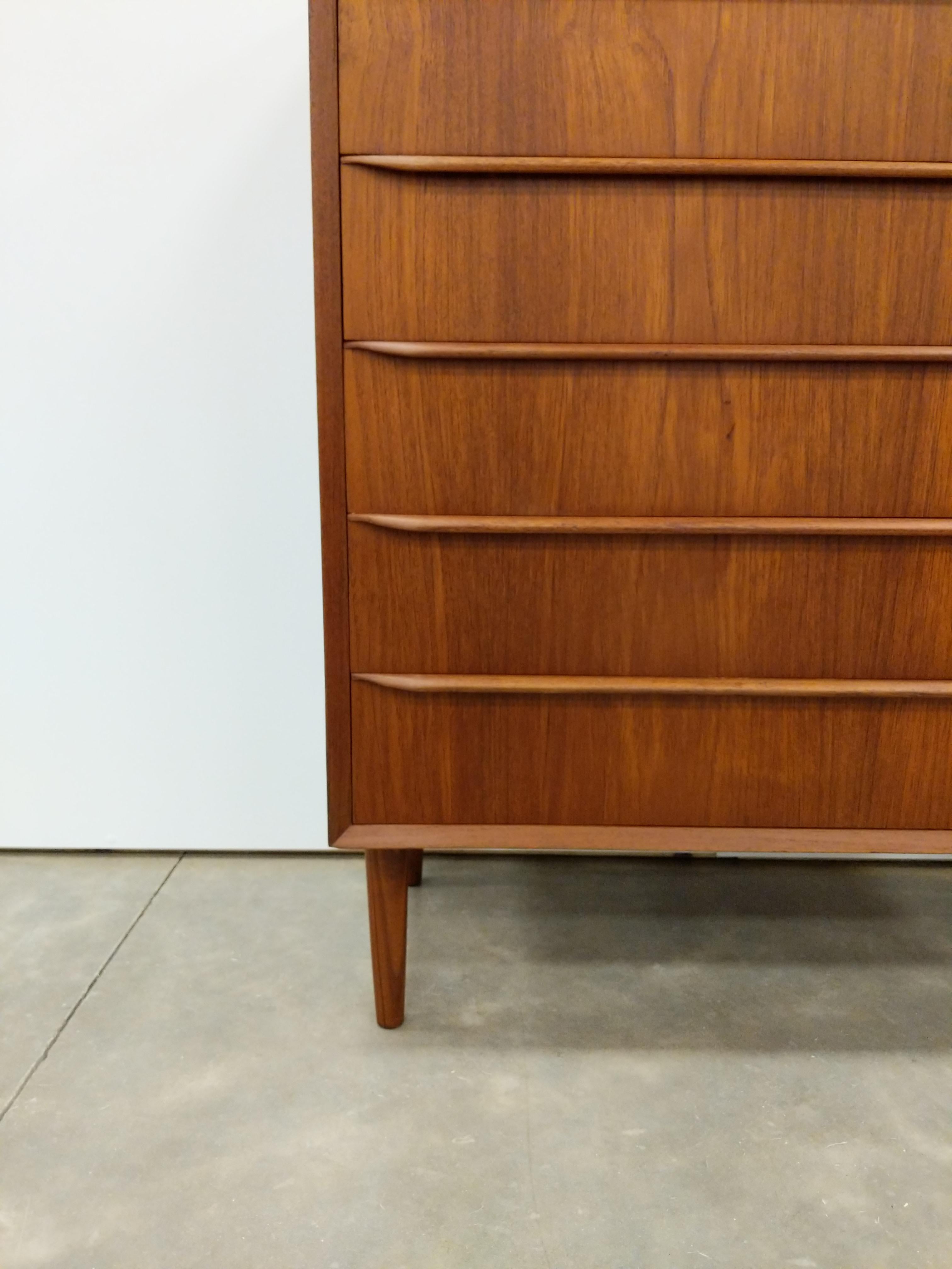 20th Century Vintage Danish Mid Century Modern Teak Dresser For Sale