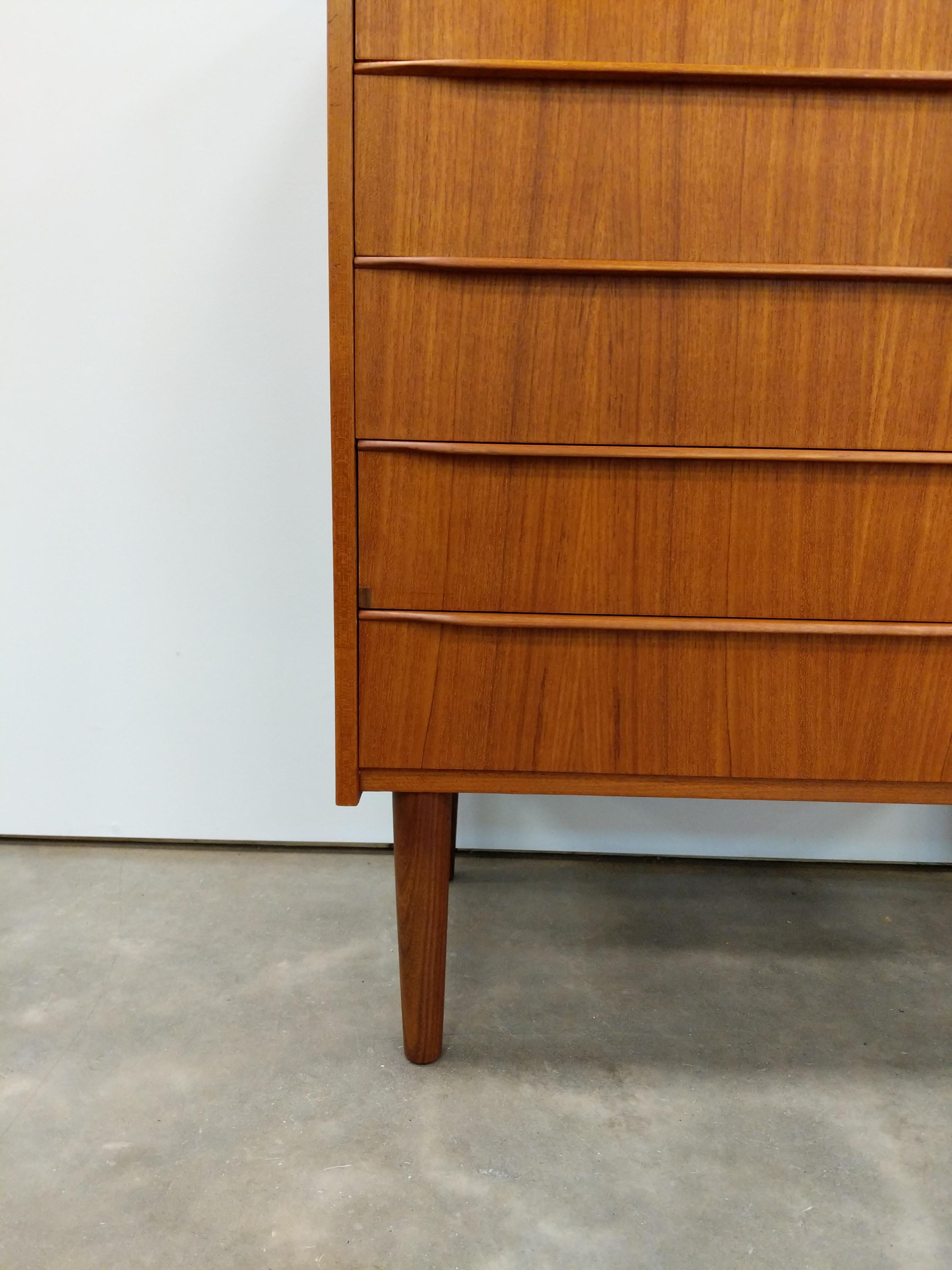 Commode vintage danoise en teck The Modernity Bon état - En vente à Gardiner, NY