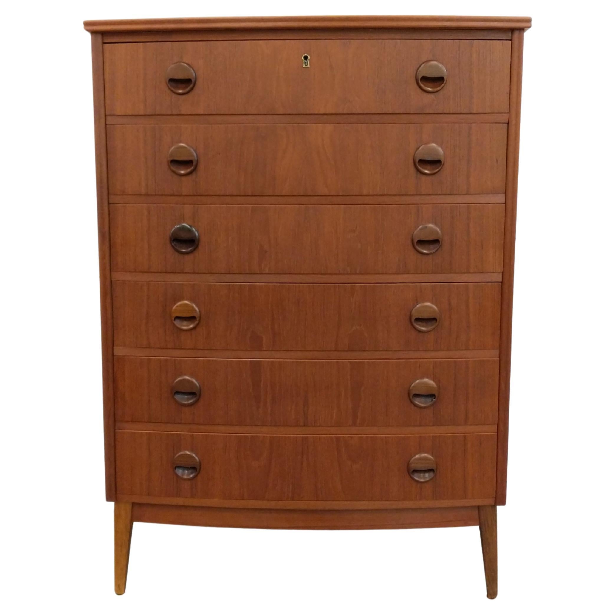 Dänische Mid-Century-Modern-Kommode aus Teakholz