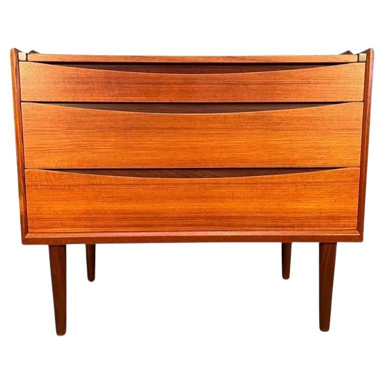 Vintage Danish Mid Century Modern Teak Dresser Vanity in the Manner of Arne Vodd