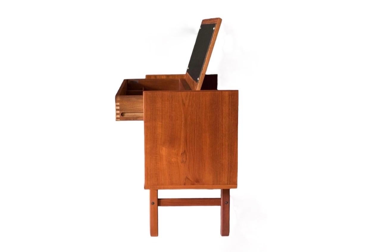 Vintage Danish Mid Century Modern Teak Dresser with VanityMirror By Nils Jansson For Sale 2